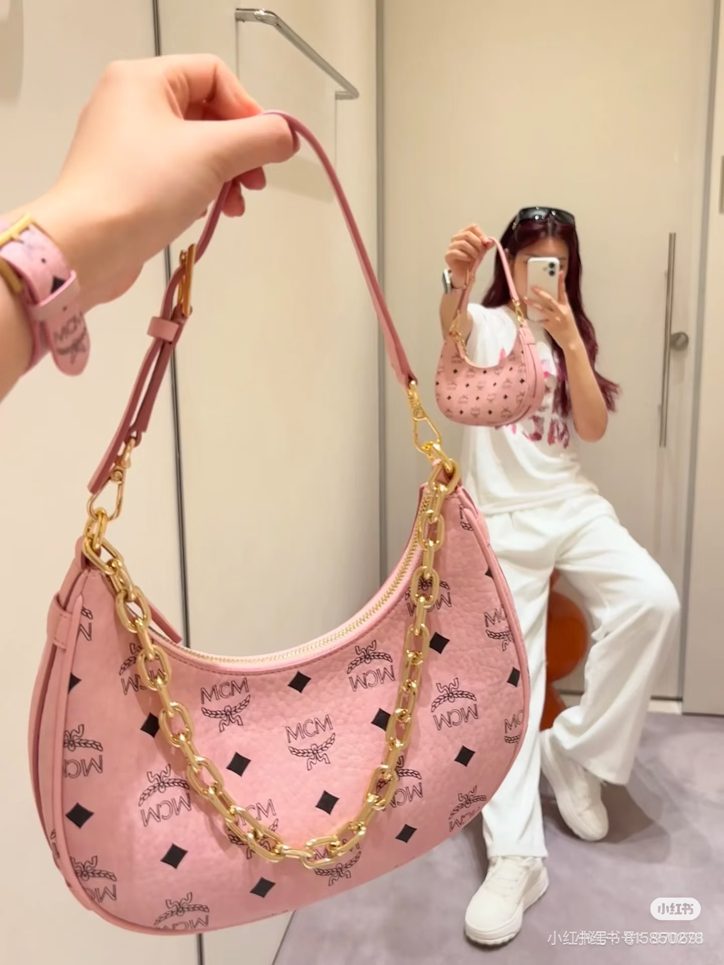 MCM classic crescent bag! Three colors are all versatile Can be hand-carried, underarm, or crossbody Ready for summer o…