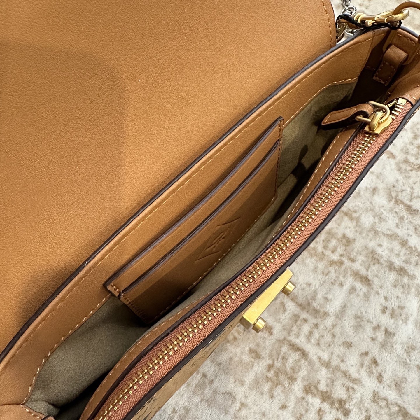 Tamaño de la bolsa MCM: 21,5*11 cm — photo 9