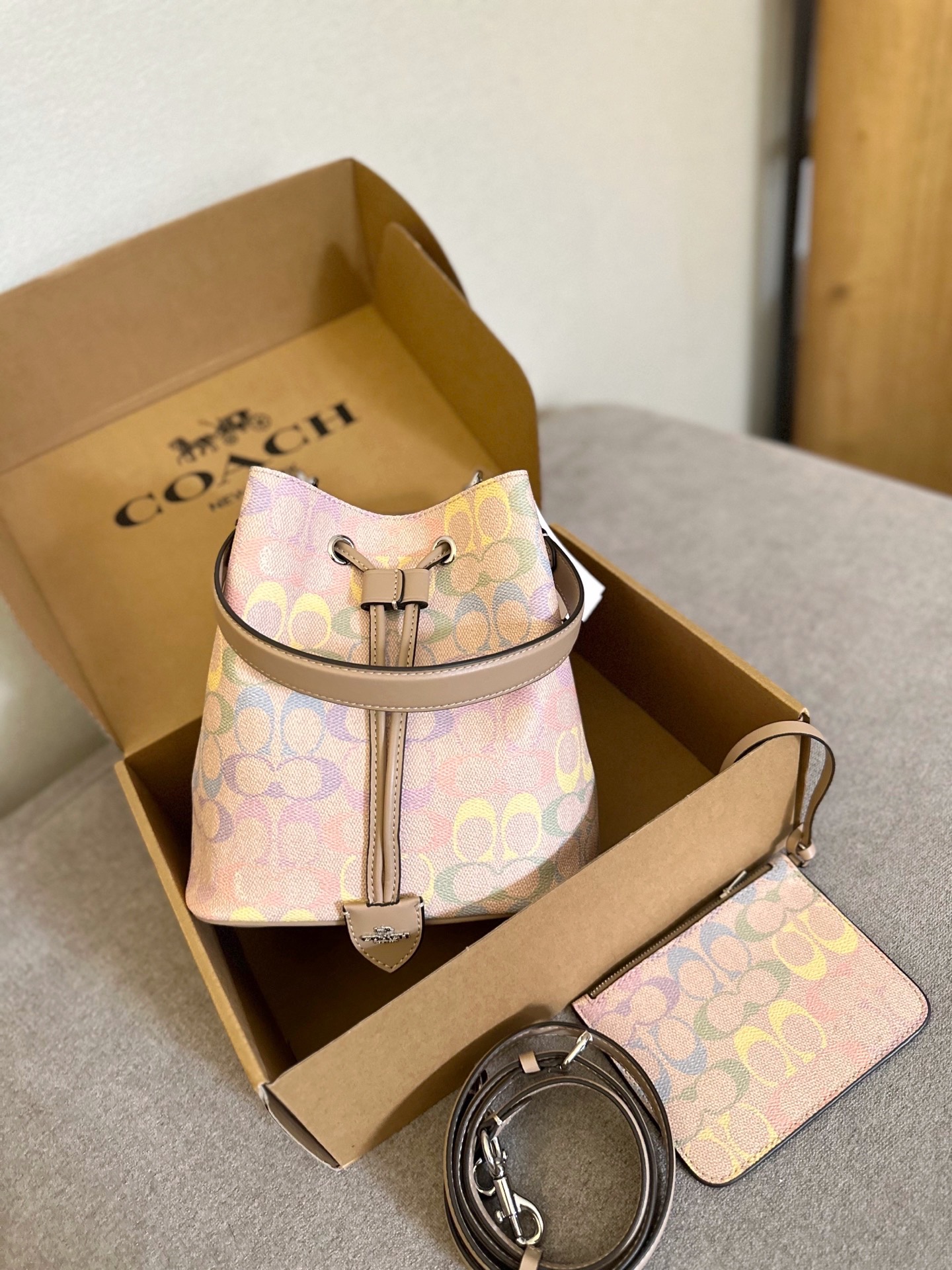 Empaque de regalo oficial, fabricado para outlet. ¡Última combinación de colores de Coach 2026! Coach outlet CDA92 nuev…