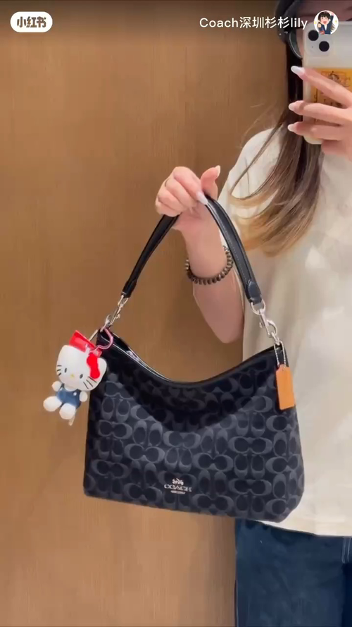 COACH 丹宁黑色系、