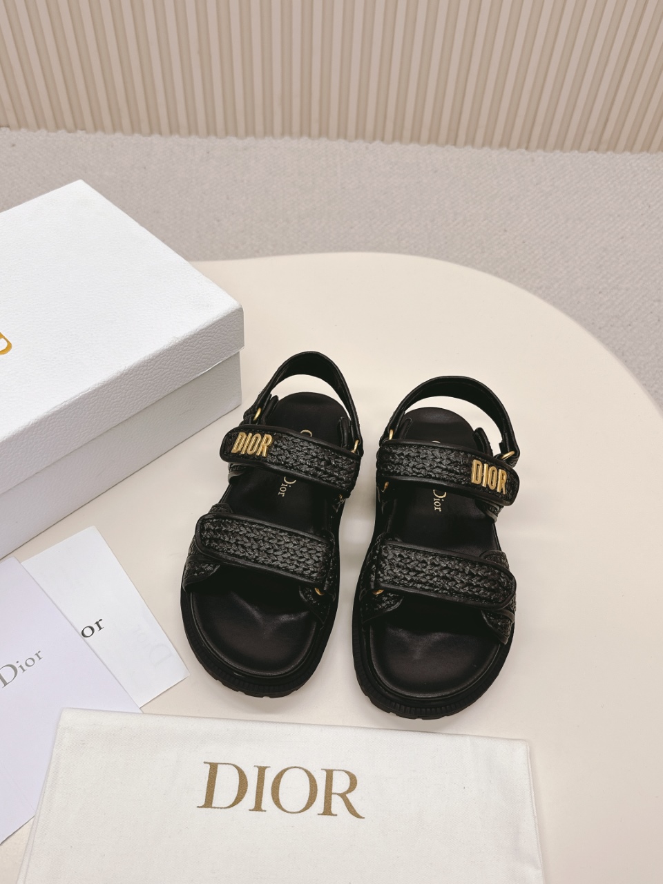 NO:261153,High-end electric embroidery DIOR latest sandals This mixed sheepskin DiorAct sandals are stylish. They are made of extra light and comfortable leather with an insole that fits the foot. The upper strip is made of Velcro and is decorated with a gold-faced metal 