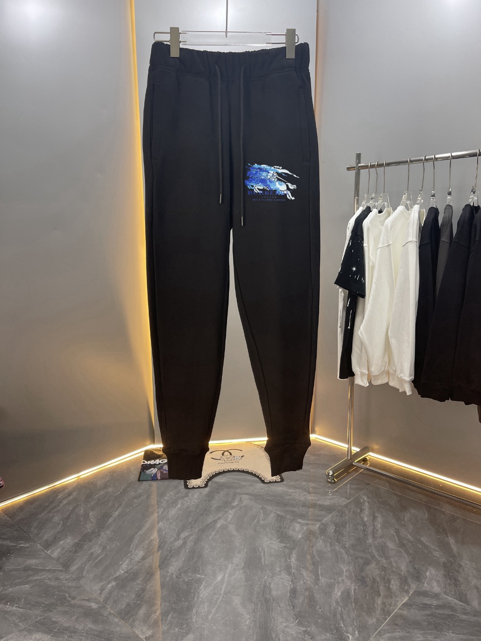 【Alta calidad】Burberry 2024ss Otoño/Invierno, últimos pantalones de tubo de algodón puro 460g, diseño de logo de caball…