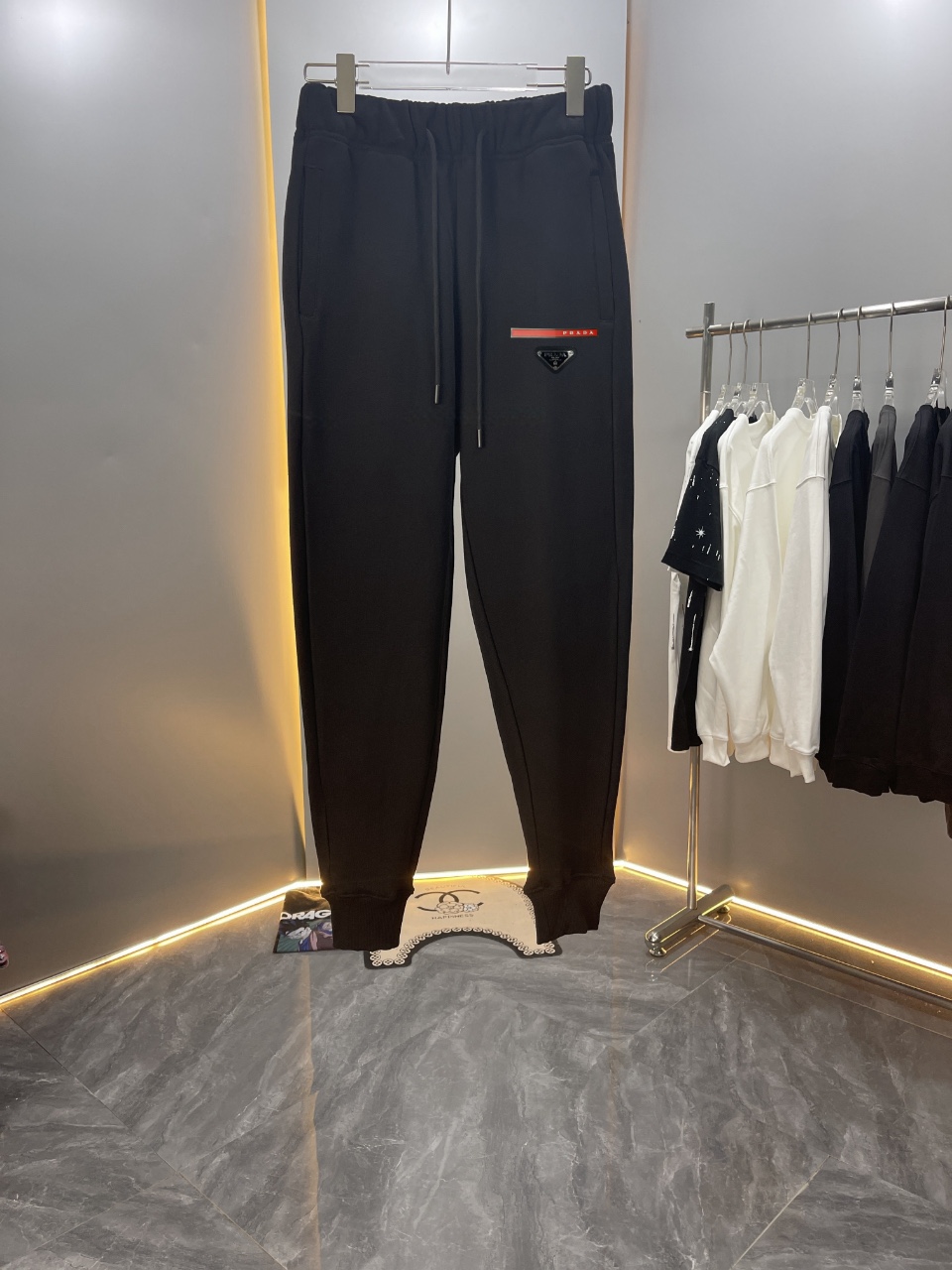 【Alta calidad】pra Pula 2024ss otoño/invierno pantalones de tubo de algodón puro 460g, diseño de logo con estampado mini…