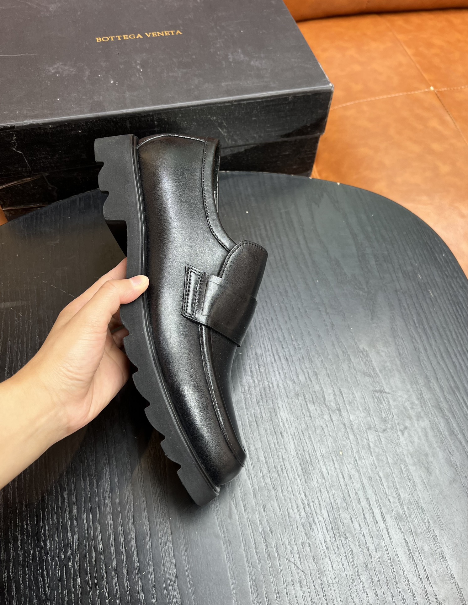 Los mocasines casuales para hombre Bottega Venvet*(BV) combinan un estilo de calzado clásico con un estilo icónico. Par…