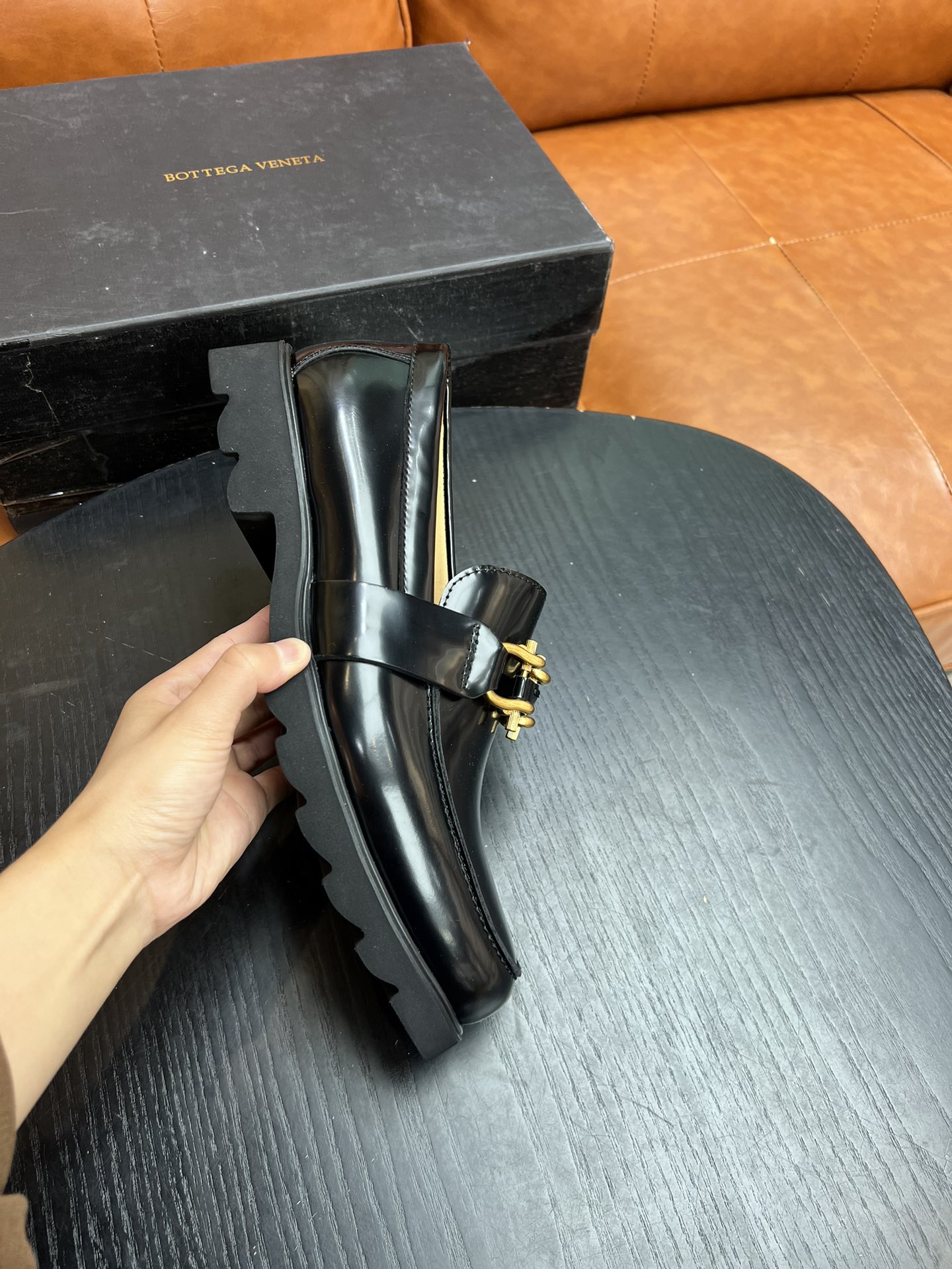 Los mocasines casuales para hombre Bottega Venvet*(BV) combinan un estilo de calzado clásico con un estilo icónico. Par…