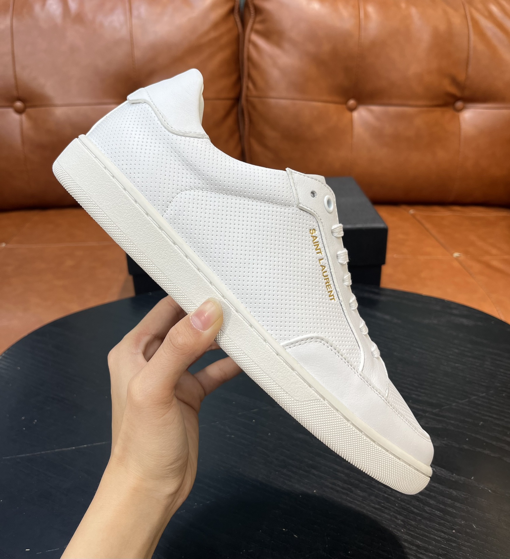 Yves Saint Laurent White Leather Court Classic SL/06 Embroidered Sneakers 2 i1715597760 5347 0