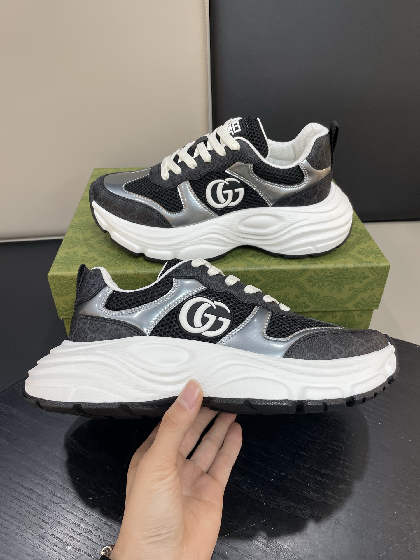 Gucci Men's Screener Sneaker GG Crystal,Black, Authentic Designer Sneakers 8 i1744184456375 4106 0 6