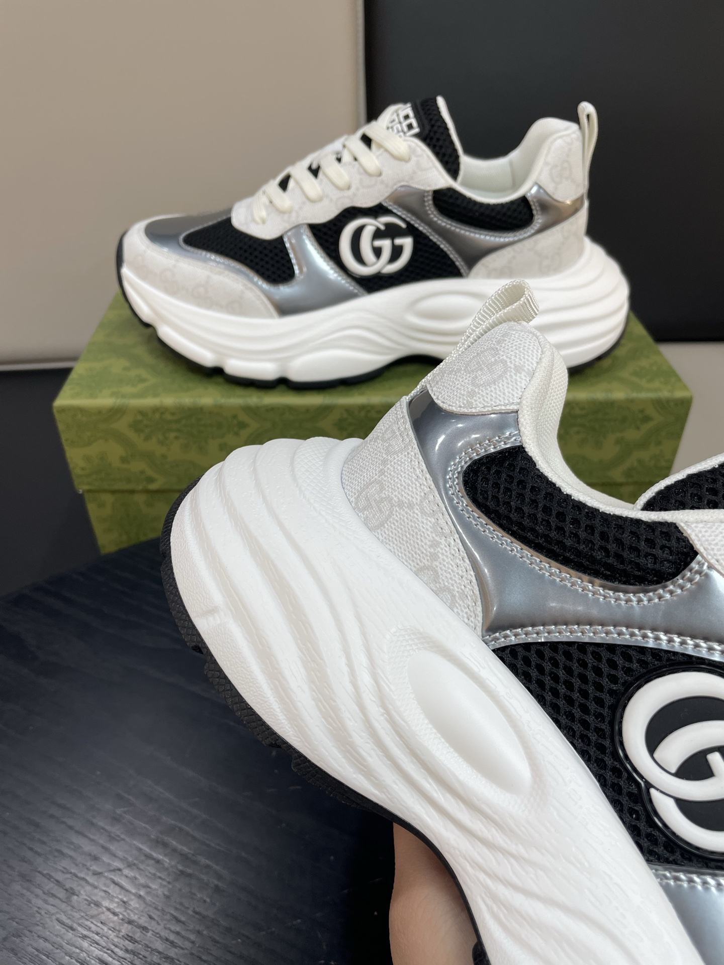 Gucci Women's Ultrapace R Sneakers in White GG Supreme Canvas and Silver Trim 6 i1744184466060 3859 0 4