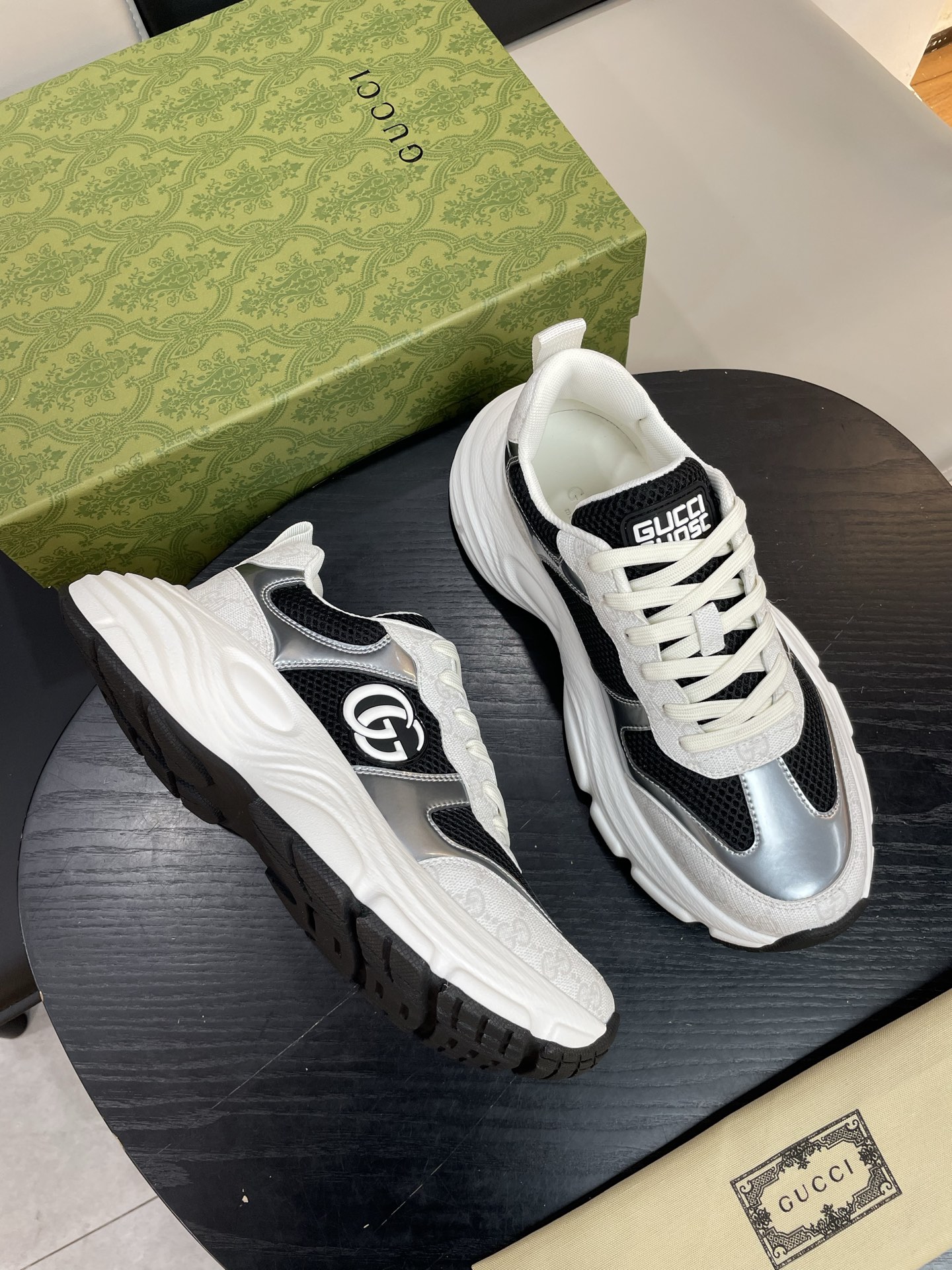 Gucci Women's Ultrapace R Sneakers in White GG Supreme Canvas and Silver Trim 9 i1744184467926 4459 0 7