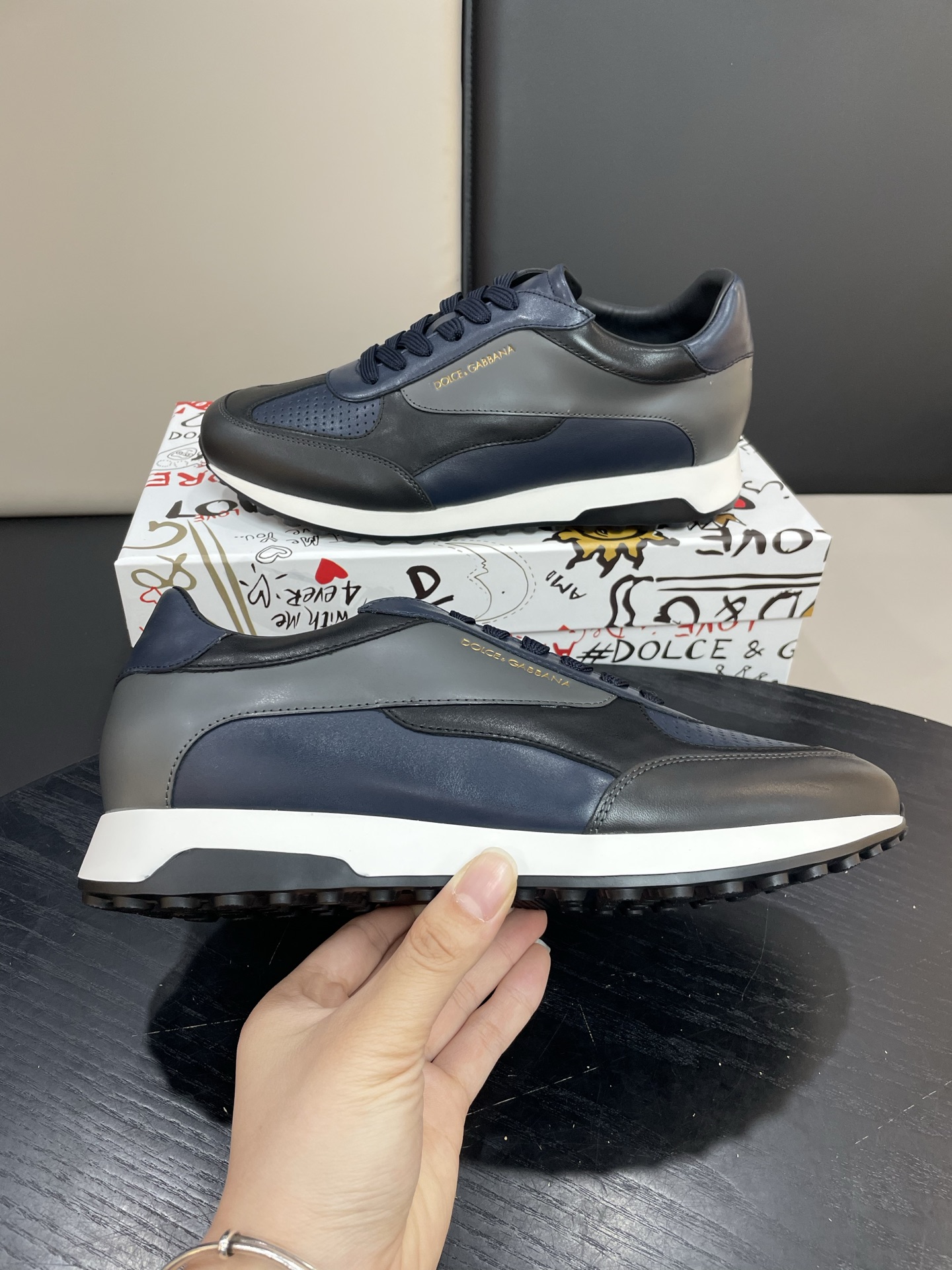 Dolce & Gabbana Men's Leather Runner Sneakers - Stylish & Comfortable 7 i1744451413558 595 0 6