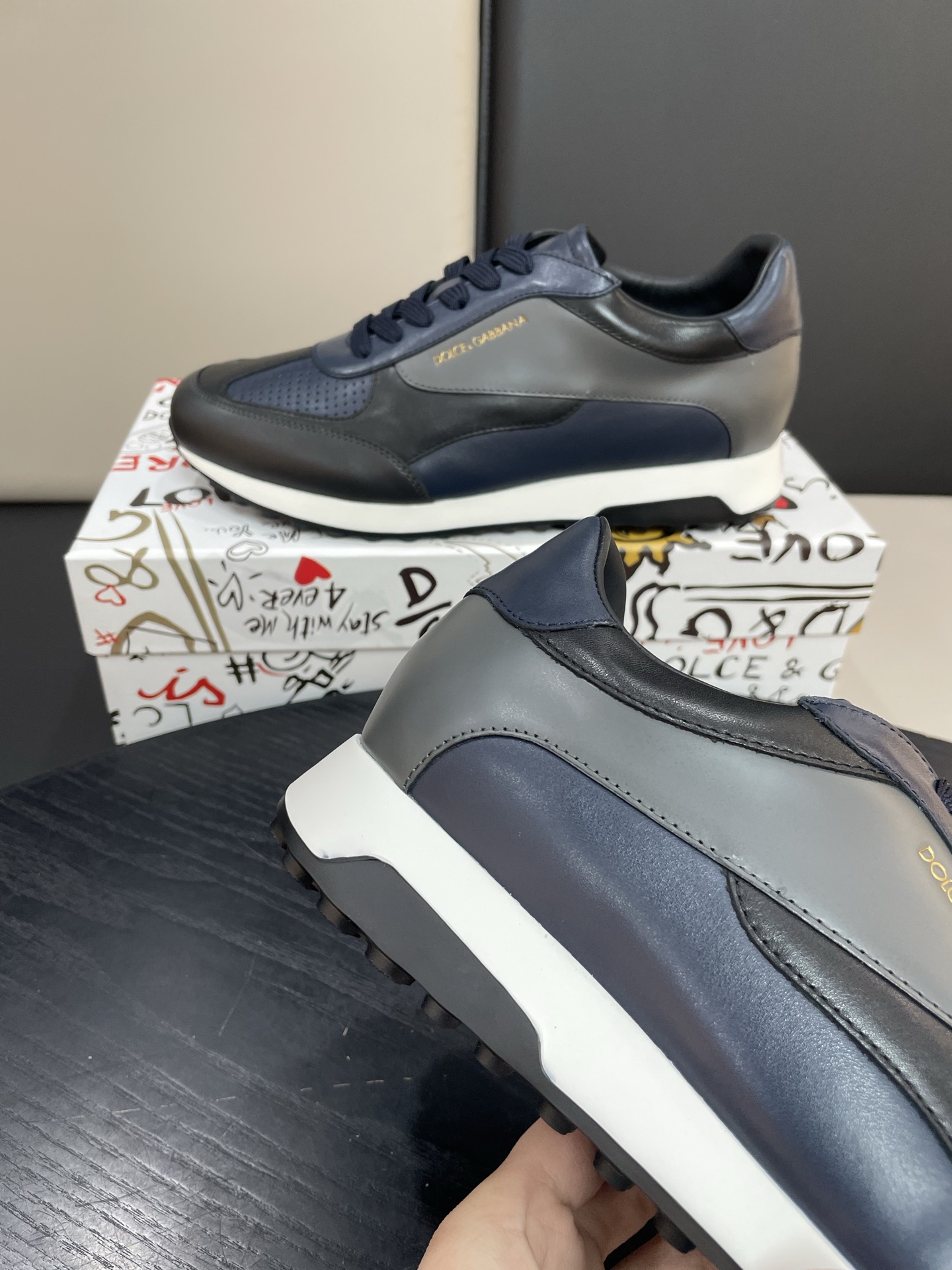 Dolce & Gabbana Men's Leather Runner Sneakers - Stylish & Comfortable 5 i1744451413772 4769 0 4