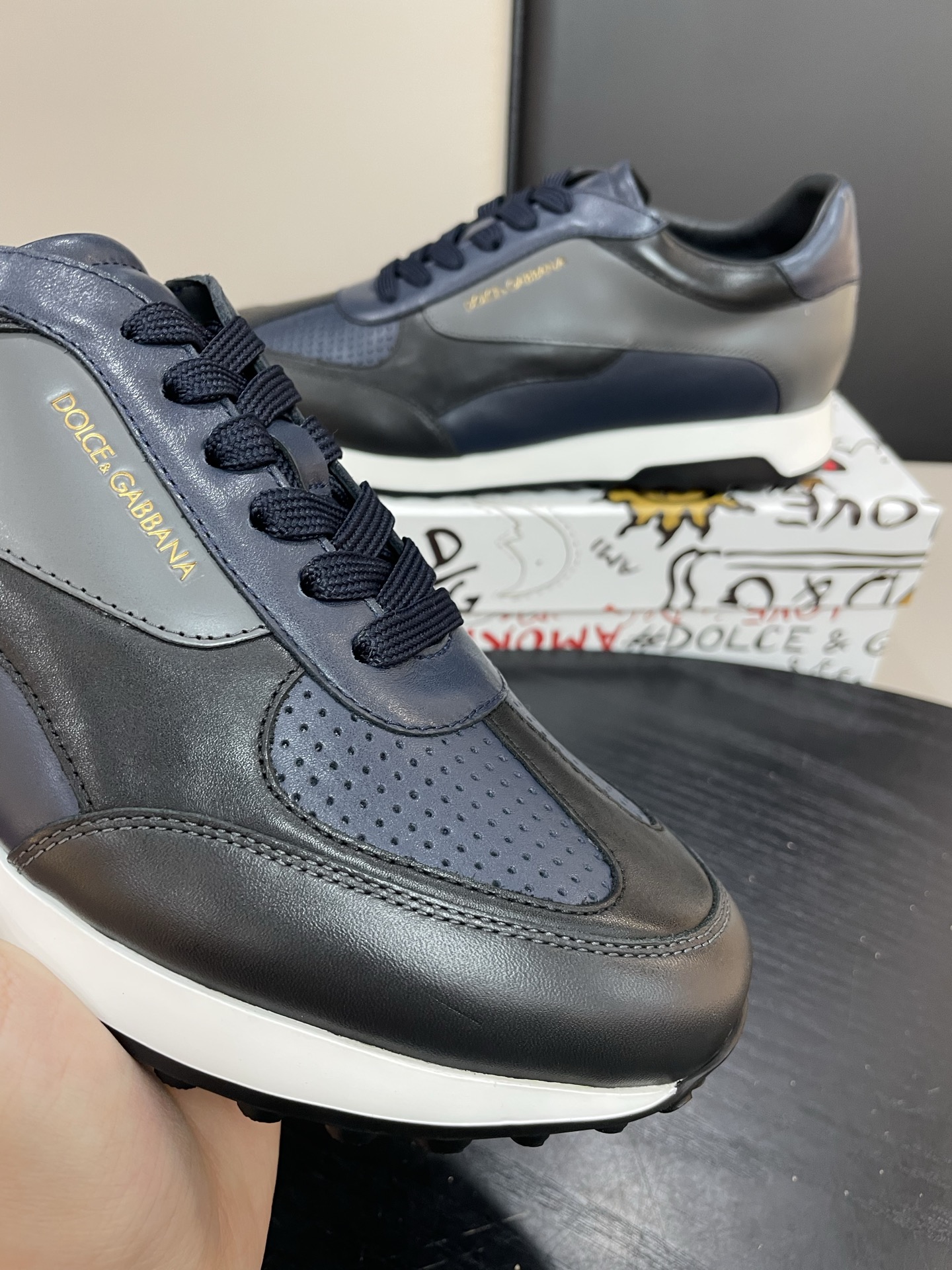 Dolce & Gabbana Men's Leather Runner Sneakers - Stylish & Comfortable 4 i1744451415570 6224 0 3