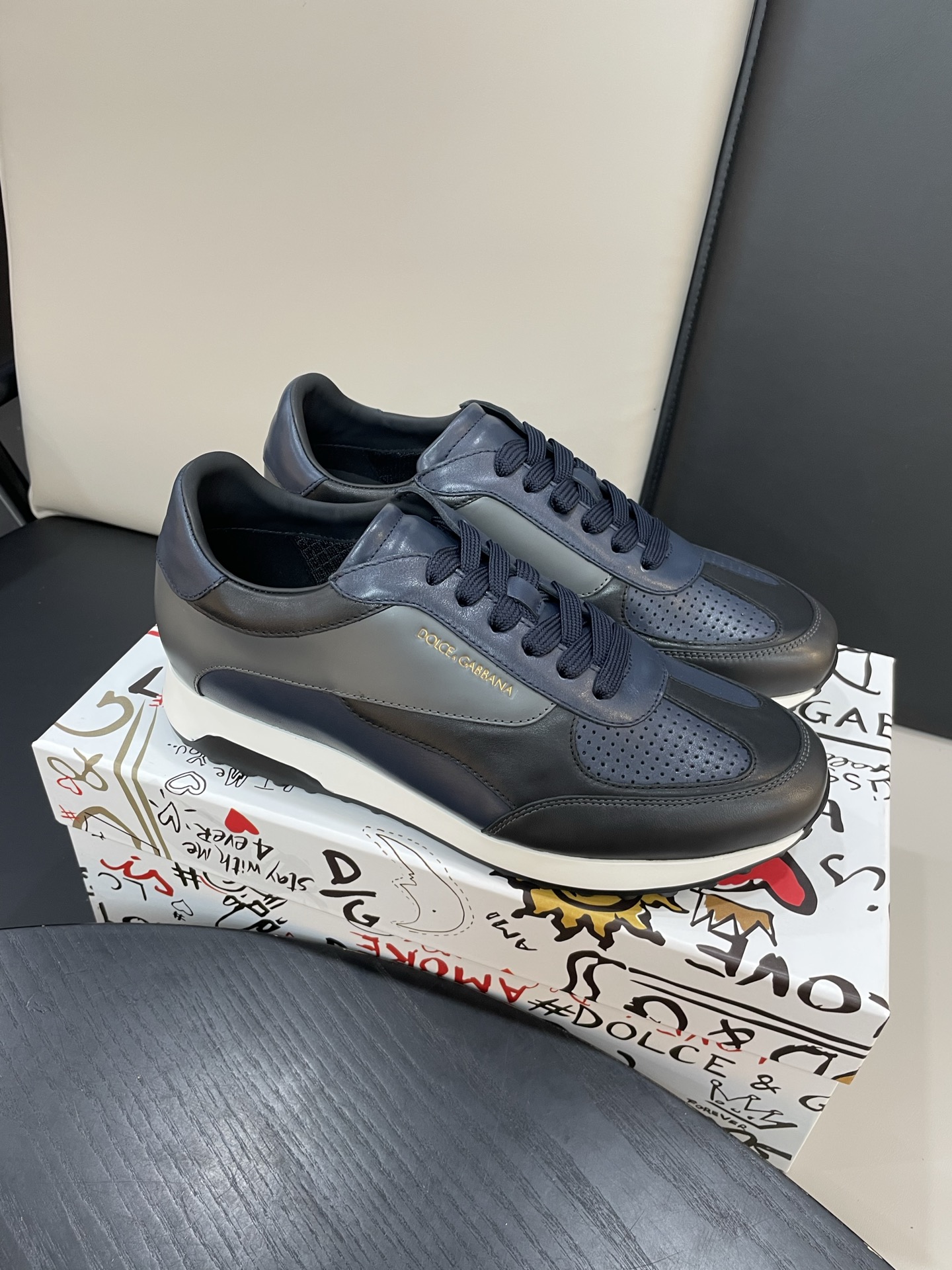 Dolce & Gabbana Men's Leather Runner Sneakers - Stylish & Comfortable 9 i1744451417803 9433 0 8