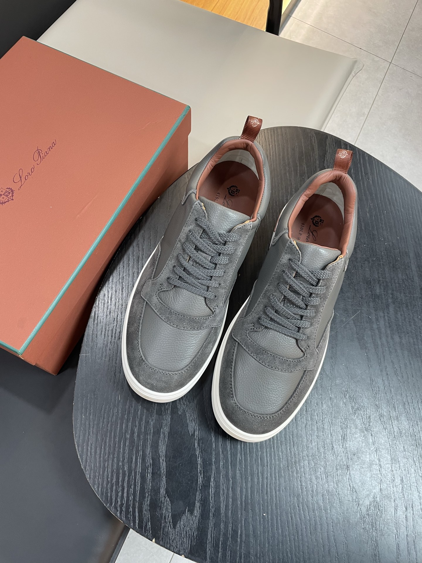 Loro Piana Weekend Walk Sneakers: Luxurious Comfort & Stylish Design 3 i1755252659337 5 0 1