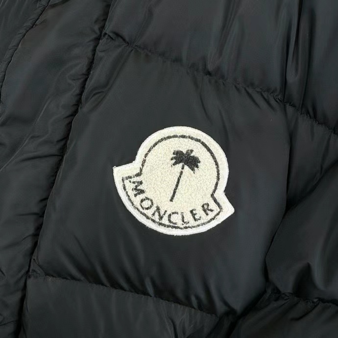 Moncler x Palm Angels 短款羽绒服 - 前衛的流线型デザイン
