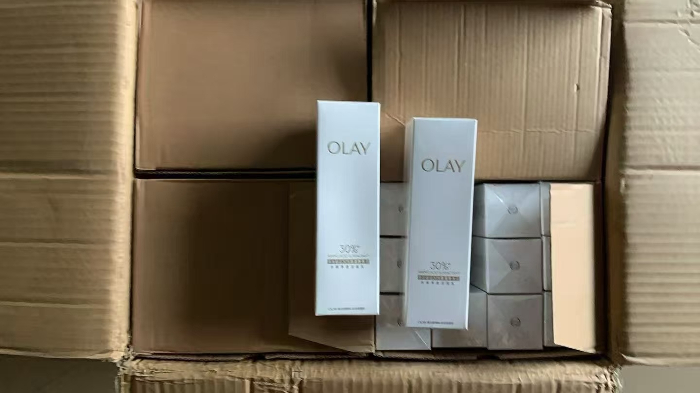35。OLAY氨基酸洗面奶100g 🔜 一比一质量❗明通版OLAY氨基酸水感净透洗面奶100g到货，一件96支