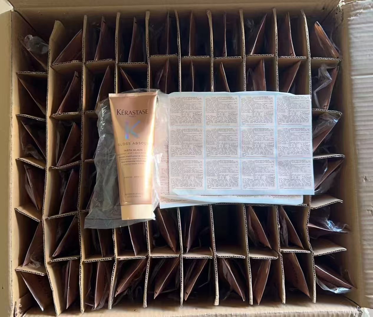 25. Acondicionador de rosas Kerastase Glaze 250ml 🔜 calidad 1:1❗ Acondicionador de rosas Kerastase Glaze 250ml, textur…