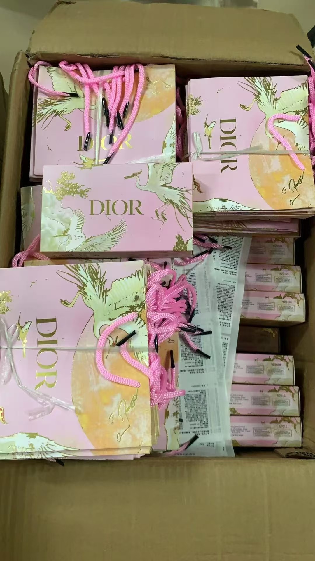 Dior bálsamo de labios que cambia de color, set de 5 muestras 🔜 calidad 1:1❗️Dior bálsamo de labios que cambia de colo…