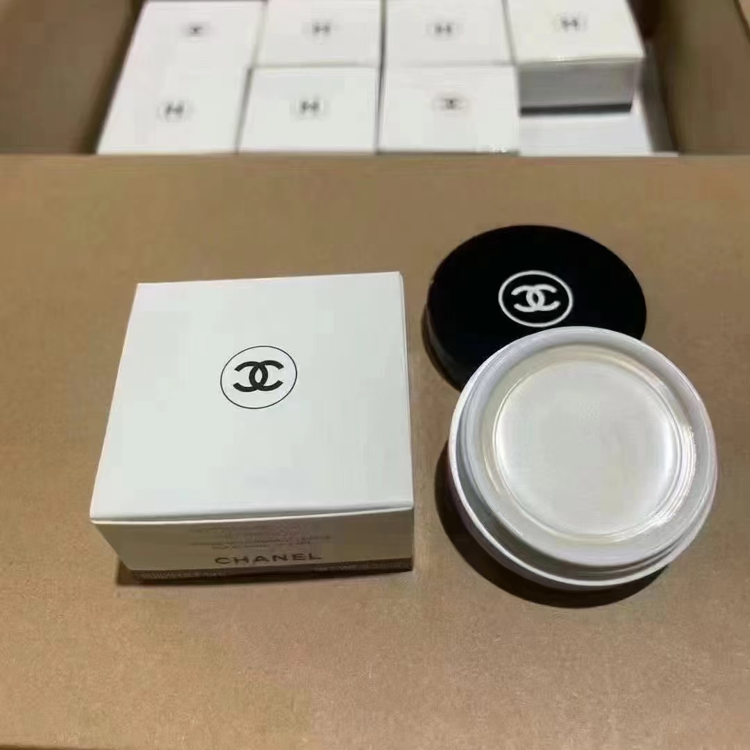 22. Bálsamo labial de camelia Chanel 10g 🔜 calidad 1:1❗ Bálsamo labial de camelia Chanel 10g con instrucciones, fecha …