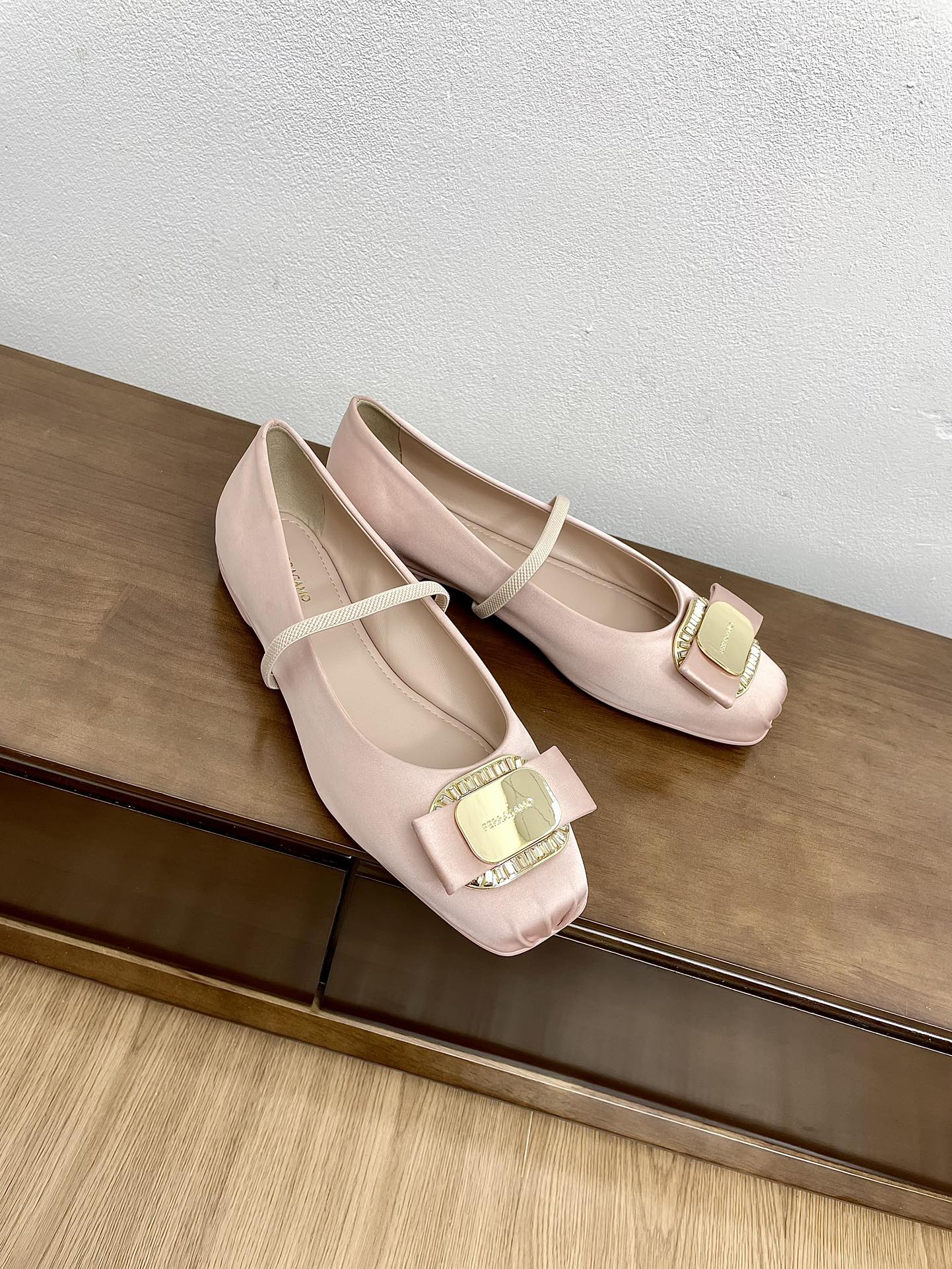 [Ferragamo Women