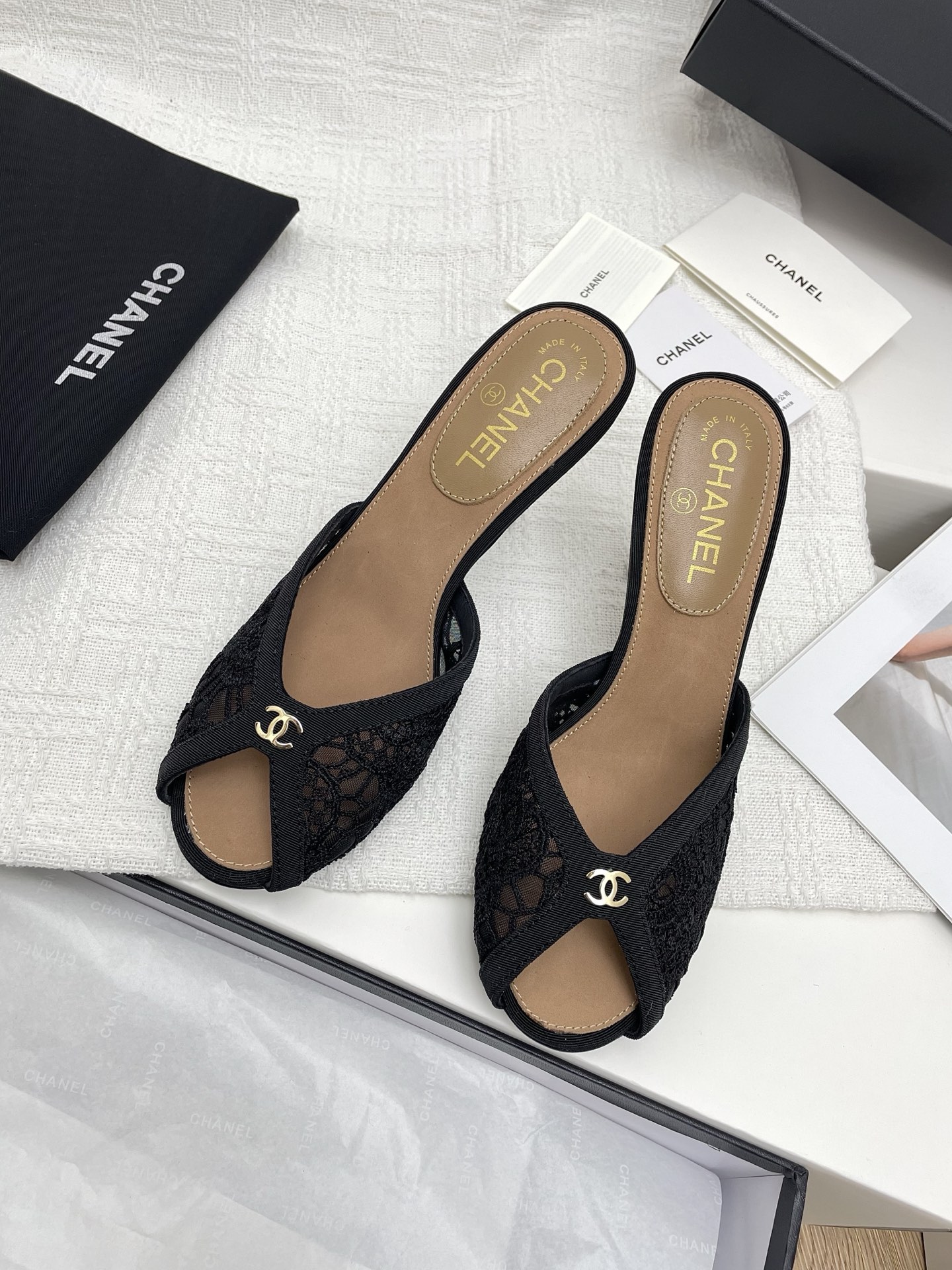NO:239128,Top version Chanel Xiaoxiang 2025 new high-heel slippers, the highest version in the market~~~ Copy the same as the original version 11!  Non-market ordinary version. Fabric lace knitted heel height 8.5cm outsole Italian leather big brother sole size 35-39 (40, customized no return or exchange), slippers, chanel, slippers19860909顶级版本chanel小香2025新品高跟拖鞋 市场最高版～～～同原版11复制！非市场普通版本. 面料蕾丝编织 跟高8.5cm 大底意大利真皮大哥底 码数35-39（40、定做不退换）,拖鞋,chanel,slippers,Women's Shoes