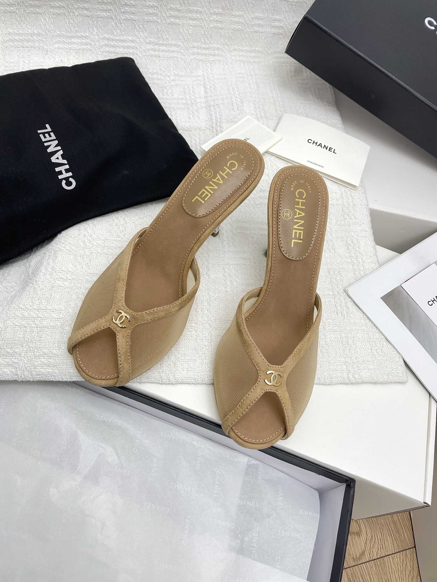 NO:239133,Top version Chanel Xiaoxiang 2025 new high-heel slippers, the highest version in the market~~~ Copy the same as the original version 11!  Non-market ordinary version. Fabric mesh diamond surface Heel height 8.5cm Outsole Italian leather outsole Size 35-39 (40, customized non-return and exchange), slippers, chanel, slippers, Leather soles19860909顶级版本chanel小香2025新品高跟拖鞋 市场最高版～～～同原版11复制！非市场普通版本. 面料网纱钻面 跟高8.5cm 大底意大利真皮大底 码数35-39（40、定做不退换）,拖鞋,chanel,slippers,Leather soles,Women's Shoes