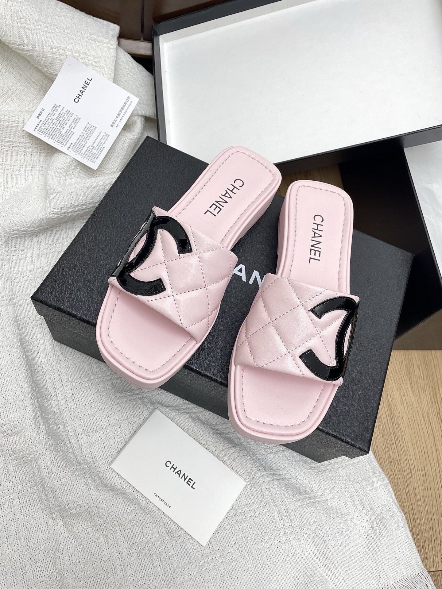 Chanel CC Logo Quilted Leather Flat Mule Sandals - Chic & Comfortable 2 i1748605861090 56 0 0