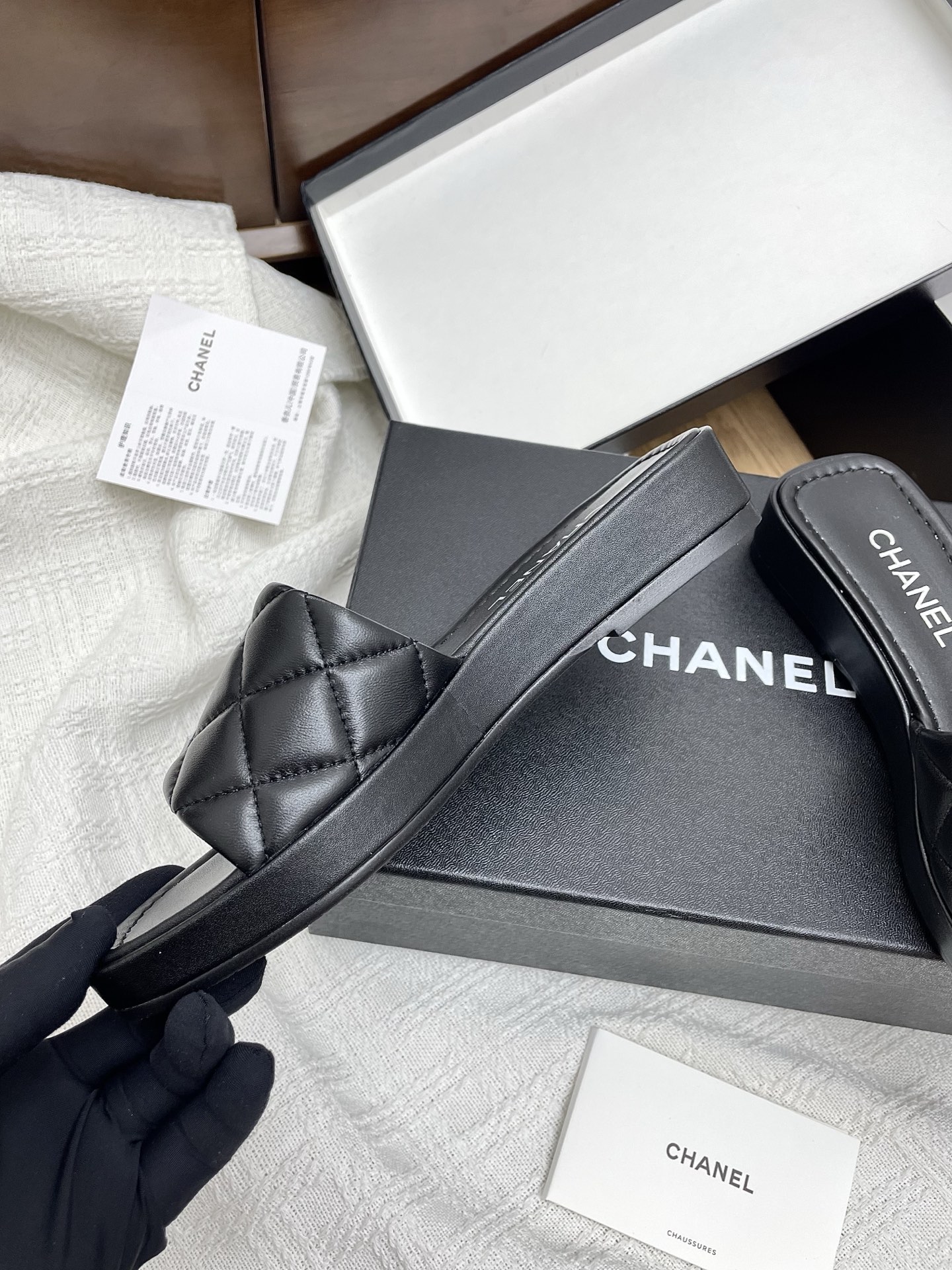 Chanel CC Logo Quilted Leather Espadrille Flats 7 i1748605885665 8475 0 5