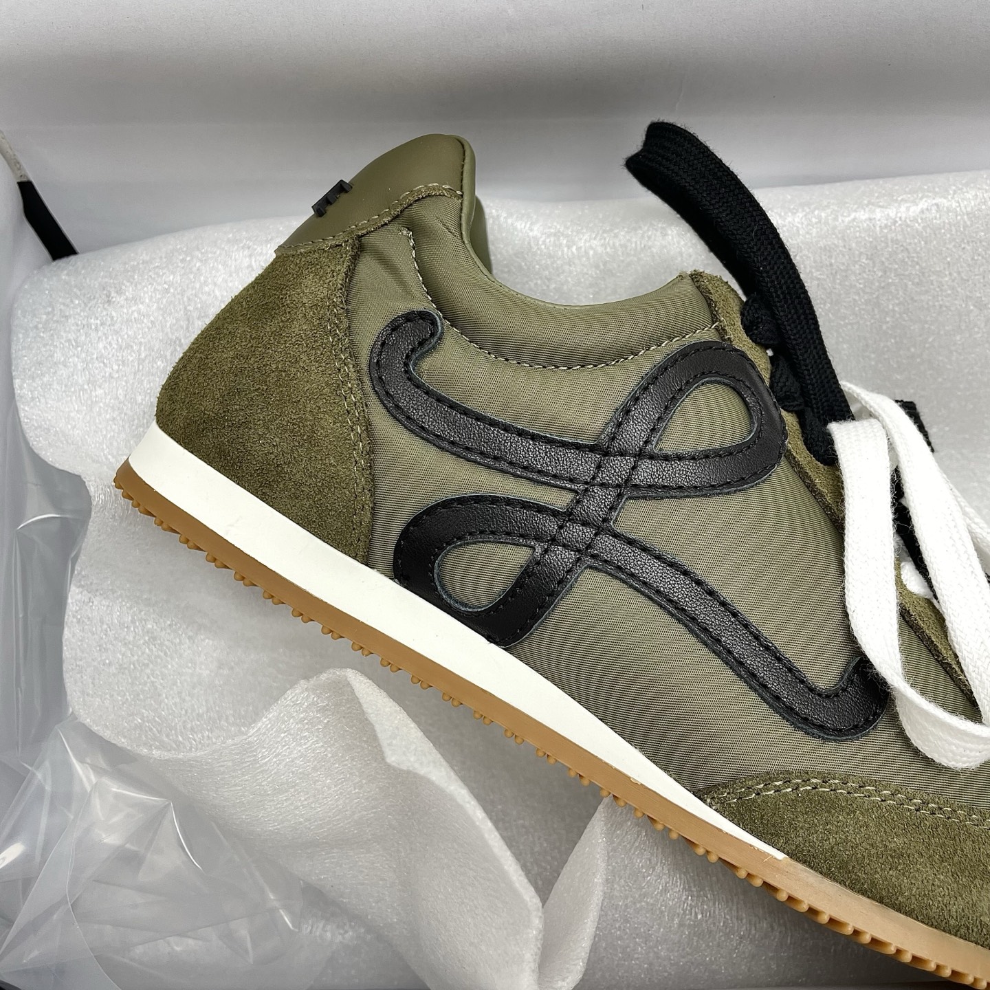 NO:438069,Details, casual shoes/sports shoes, sneakers19860909细节,休闲鞋/运动鞋,sneakers,Women's Shoes