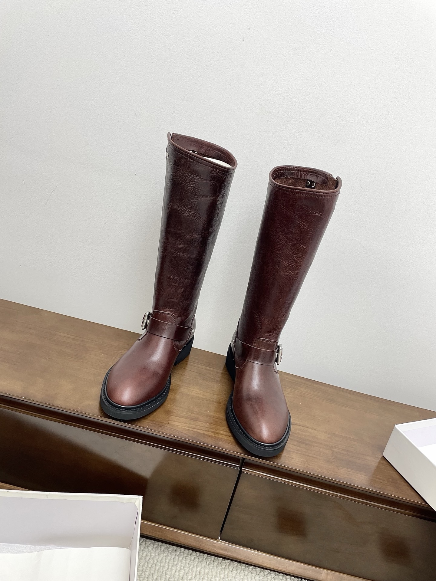 NO:445659,Purchasing grade GOLDEN GOOSE 2025 autumn and winter new retro western denim knight boots super cool and cool, enhance the styling in one second, a must-have for fashionable fabric cowhide fabric inner cowhide inner lining, paired private model genuine leather edge rubber combination sole Size35-39# (40 customized no return or exchange), boots, boots, cowhide19860909代购级GOLDEN GOOSE 2025秋冬新款复古西部牛仔 骑士靴 超酷超飒,一秒提升造型感,时髦精必备 面料牛皮面料 内里牛皮内里,对版私模真皮沿条橡胶组合大底 Size35-39#（40订做不退换）,靴子,boots,cowhide,Women's Shoes