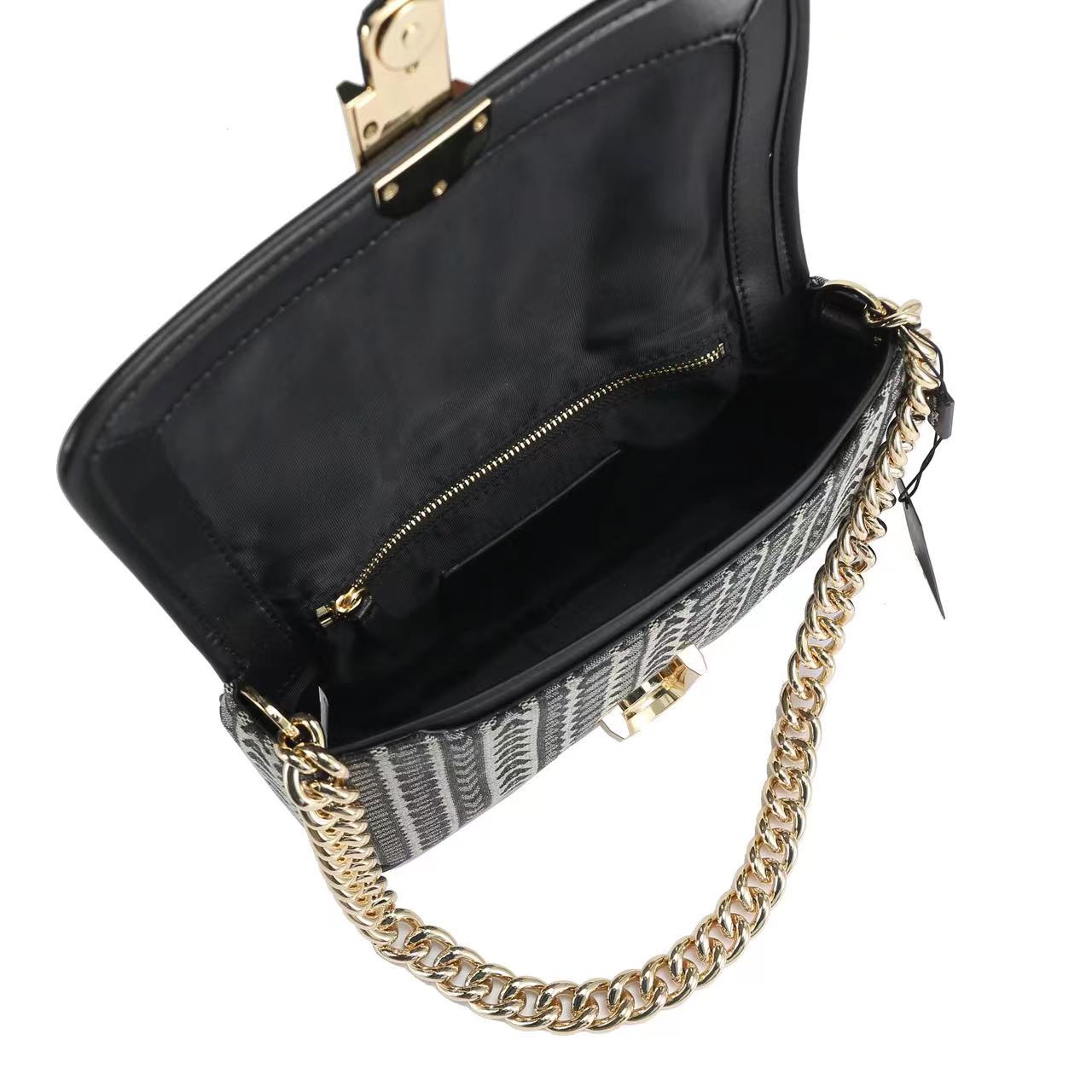 新款MJ秋冬新款，明星同款超热卖款；可单肩斜挎手提 链条可拆卸 长肩带可拆卸可调节长短 二条肩带可随意搭