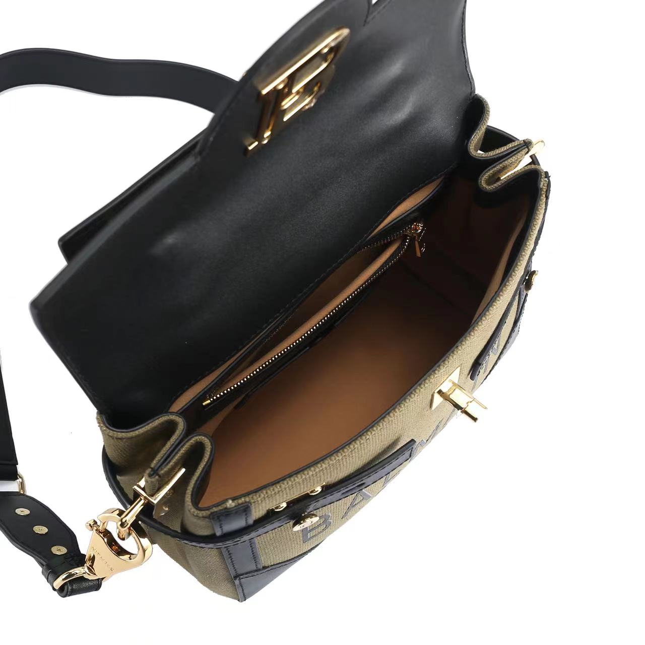 新款MJ秋冬新款，明星同款超热卖款；可单肩斜挎手提 链条可拆卸 长肩带可拆卸可调节长短 二条肩带可随意搭