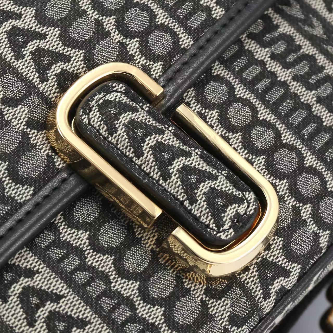 新款MJ秋冬新款，明星同款超热卖款；可单肩斜挎手提 链条可拆卸 长肩带可拆卸可调节长短 二条肩带可随意搭