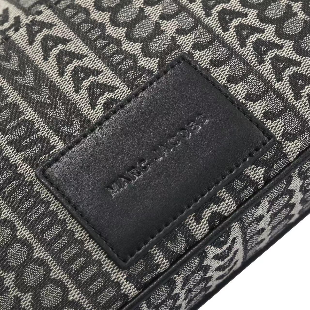 新款MJ秋冬新款，明星同款超热卖款；可单肩斜挎手提 链条可拆卸 长肩带可拆卸可调节长短 二条肩带可随意搭