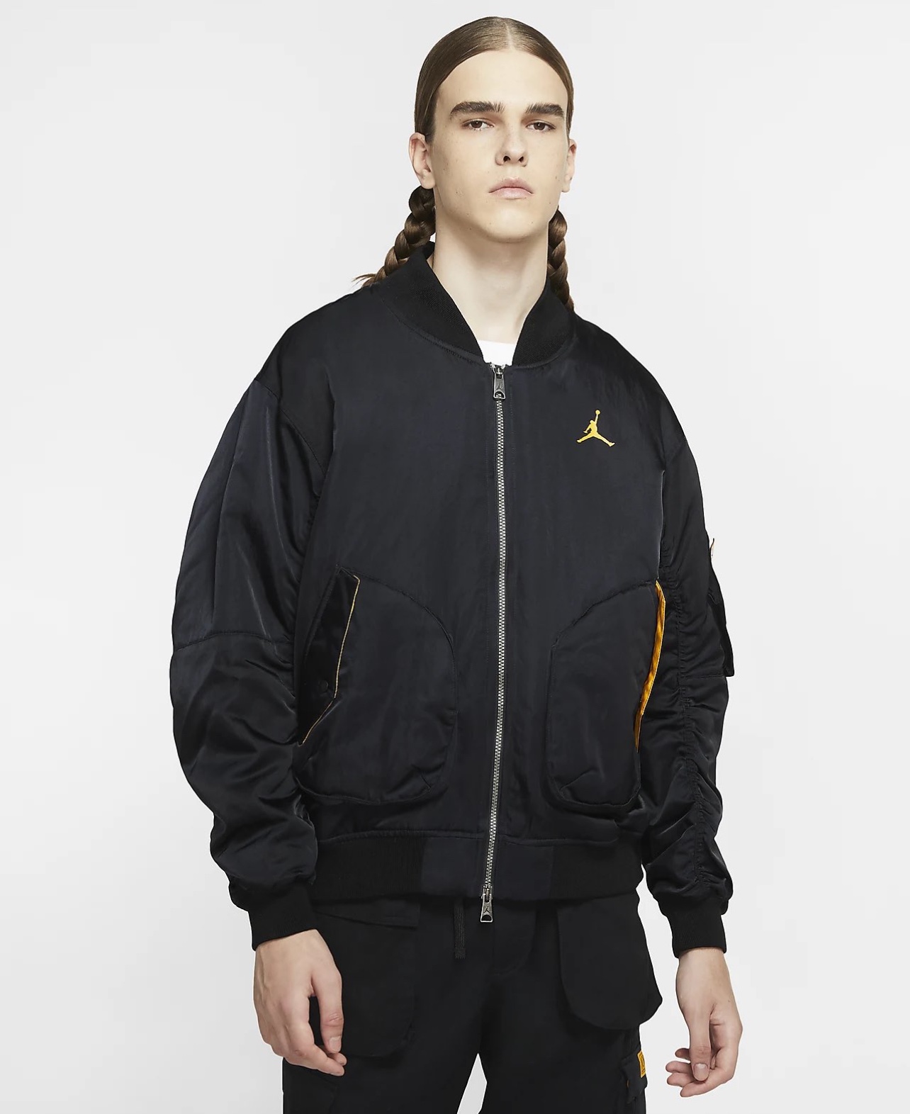 “Jordan Leisure Campaign: Long Sleeve and Cotton Jackets in Black, Sizes M-XXL” - 图片 3