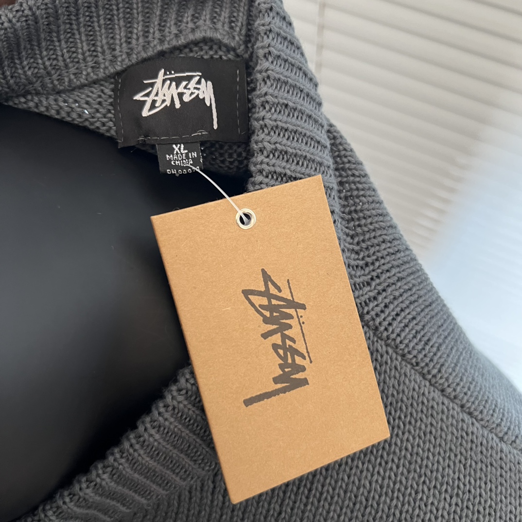 Stussy FW24 Surfman ICON Sweaters: Unisex Crew with Logo Print, Various Sizes and Colors - 图片 9