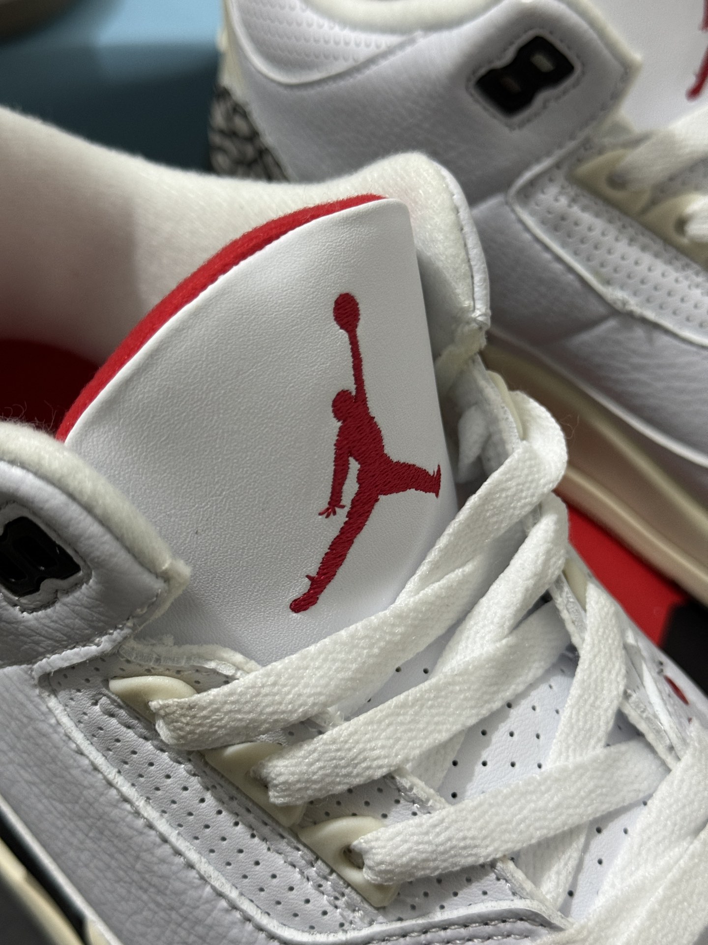 特价AirJordanAJ3全系列福利特价正确档案开发纸版楦型正确头层皮荔枝纹鞋面全新底模正确缓震鞋垫完