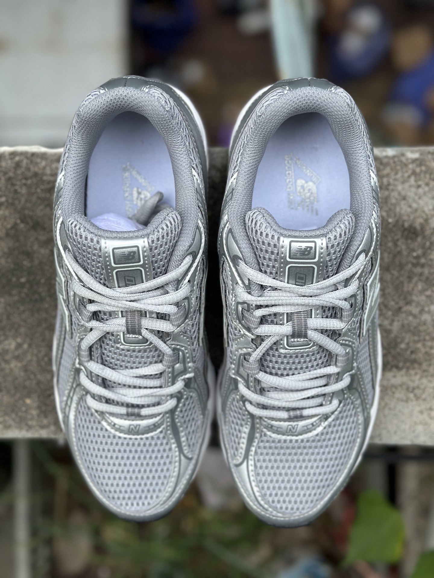 福利特价‼️
本地自取💰140 核心私信‼️
New Balance 740 复古跑鞋 灰
这双鞋确实是NB家经典复古款式之一，以全新科技诠释，成功打造740鞋款，鞋面在保持740基本线条和片层结构的同时，采用更为简洁、流畅的设计语言
货号: U740SG2 
Size:36/46.5