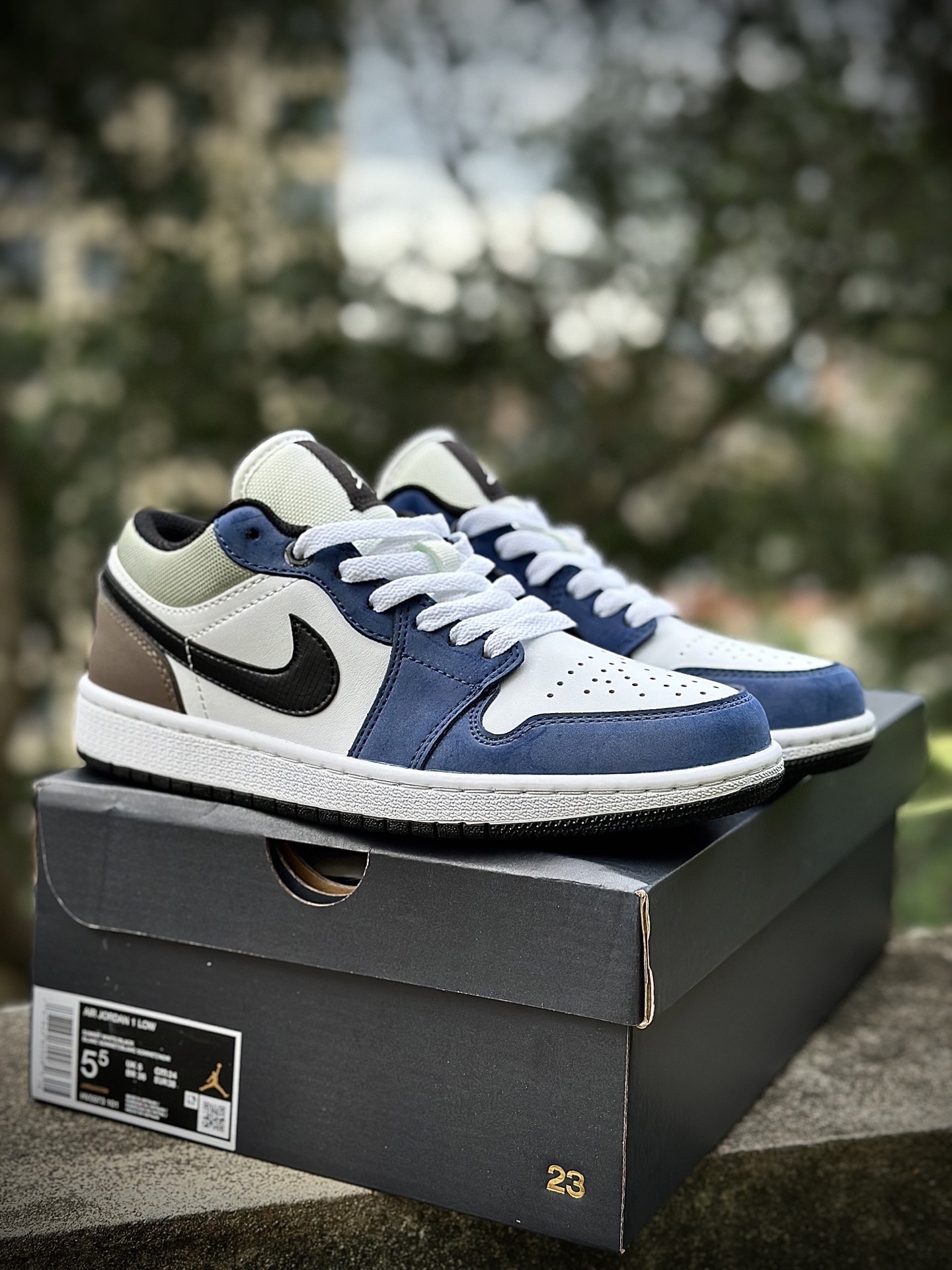 
福利产品‼️
本地自取💰140  核心私信‼️
Air Jordan 1  Low 乔1低帮 黑蓝
#鞋垫背胶 鞋盒钢印 
编码 HV5973-101
SIZE 36/46