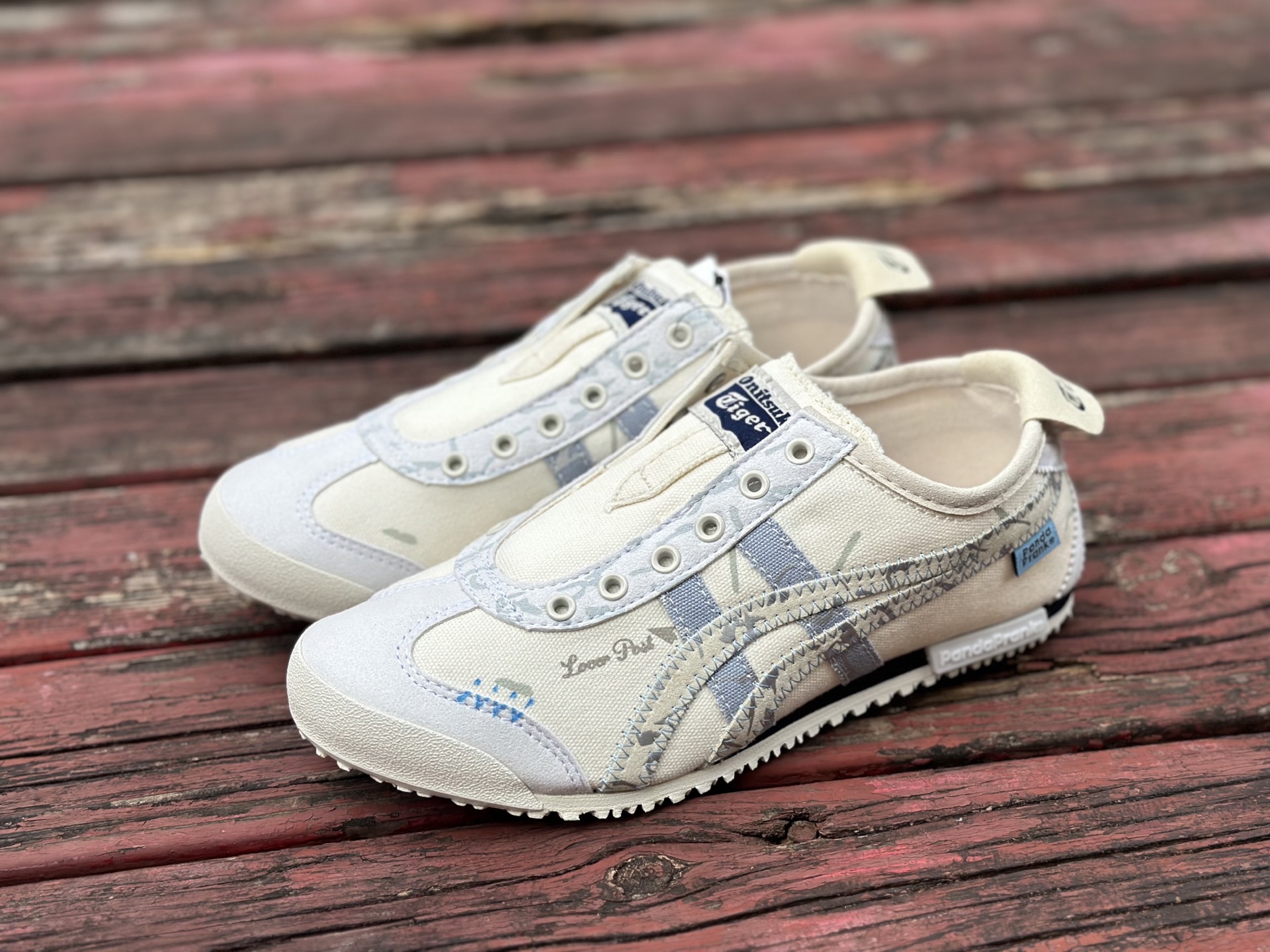 定制球鞋 Onitsuka Tiger鬼塚虎 MEXICO 66 熊猫恶作剧 白银 1183A360-205-莆田鞋,莆田鞋货源,高仿鞋,高仿鞋货源,安福档口,莆田高仿鞋,莆田鞋批发,高仿鞋批发,莆田高仿运动鞋,高仿运动鞋,莆田运动鞋 定制球鞋 Onitsuka Tiger鬼塚虎 MEXICO 66 熊猫恶作剧 白银 1183A360-205