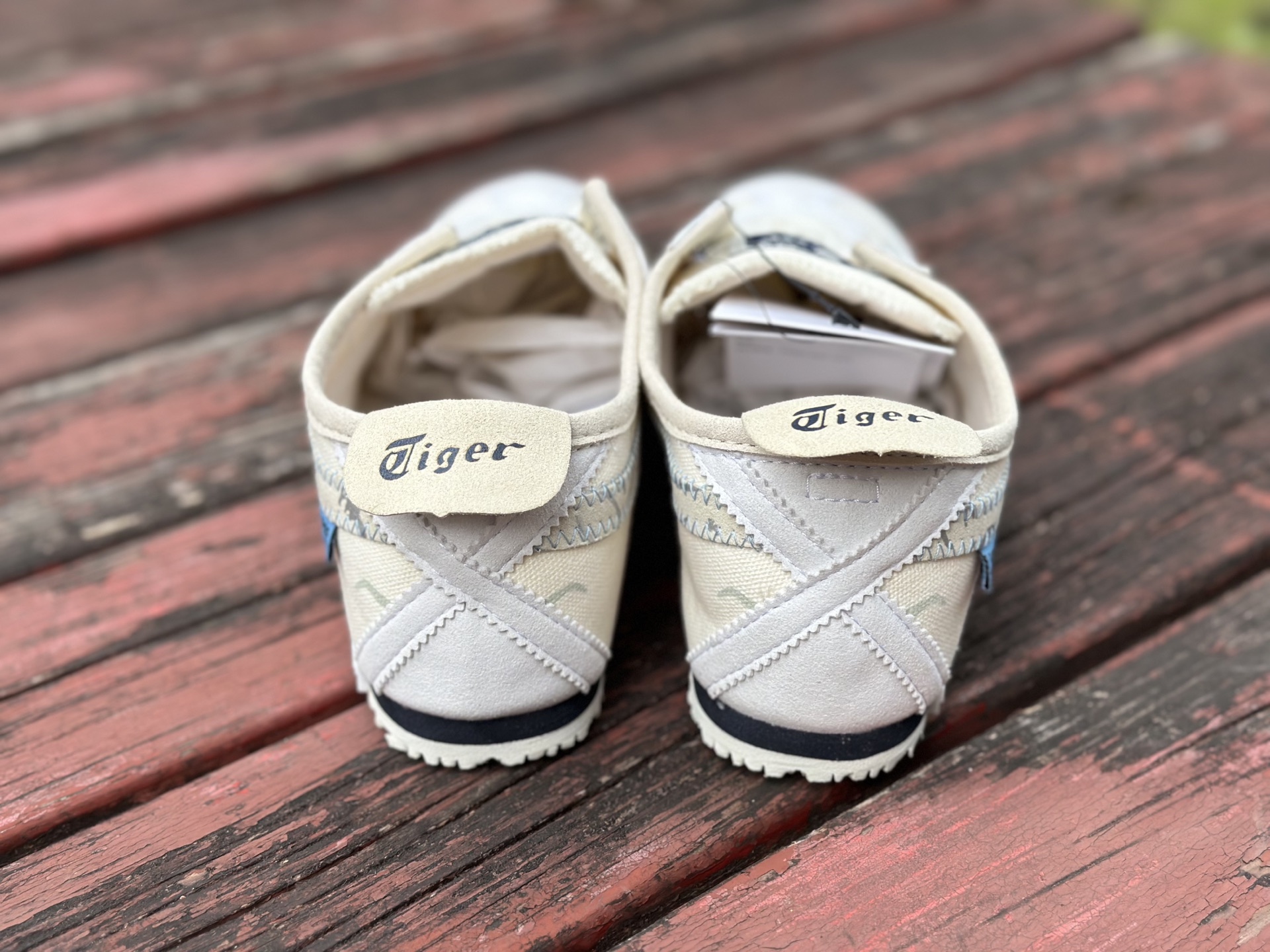 定制球鞋 Onitsuka Tiger鬼塚虎 MEXICO 66 熊猫恶作剧 白银 1183A360-205-莆田鞋,莆田鞋货源,高仿鞋,高仿鞋货源,安福档口,莆田高仿鞋,莆田鞋批发,高仿鞋批发,莆田高仿运动鞋,高仿运动鞋,莆田运动鞋 定制球鞋 Onitsuka Tiger鬼塚虎 MEXICO 66 熊猫恶作剧 白银 1183A360-205