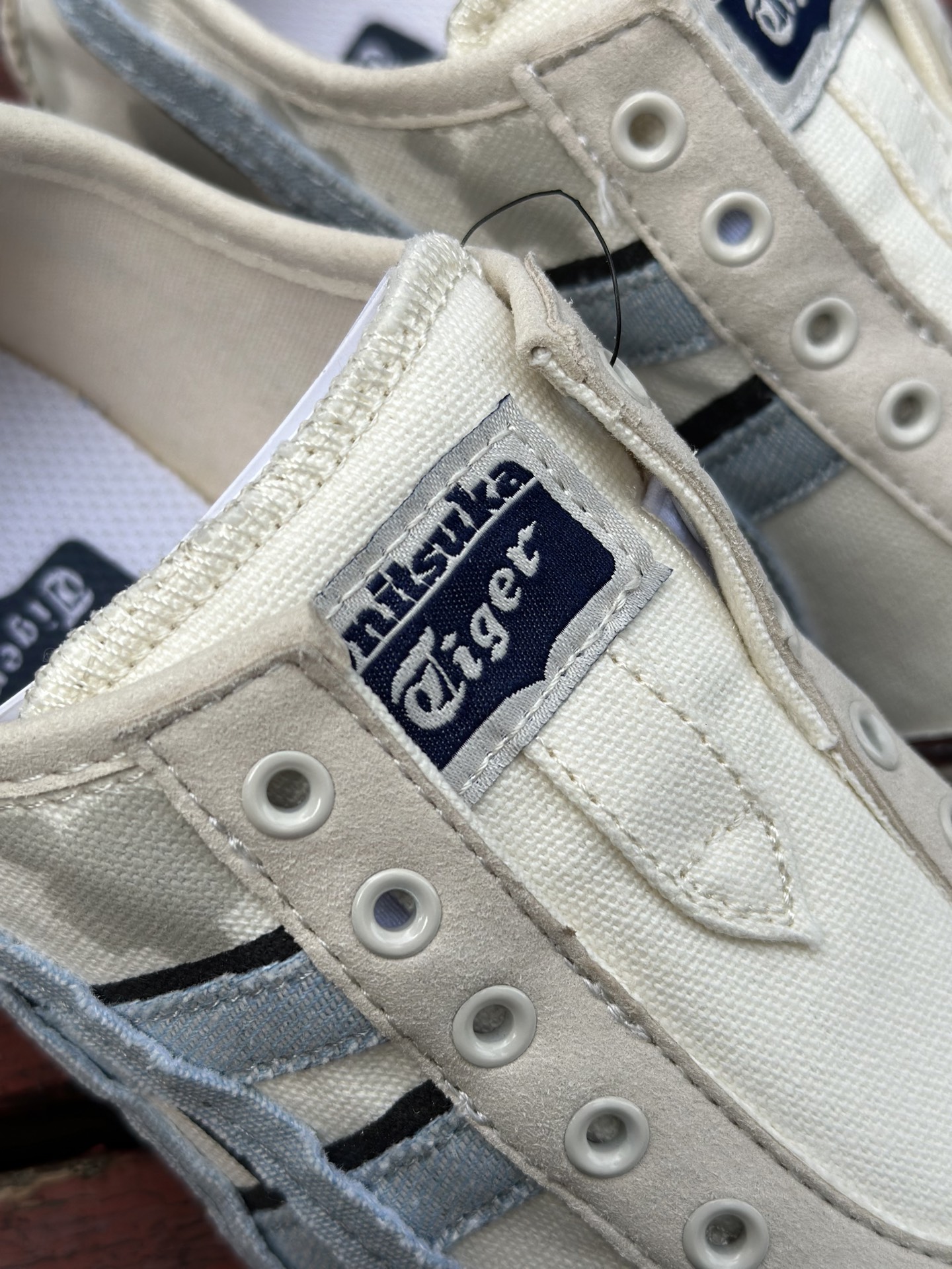 定制球鞋 Onitsuka Tiger鬼塚虎 MEXICO 66 熊猫恶作剧 乘浪钓手 米黑蓝 1183A360-205