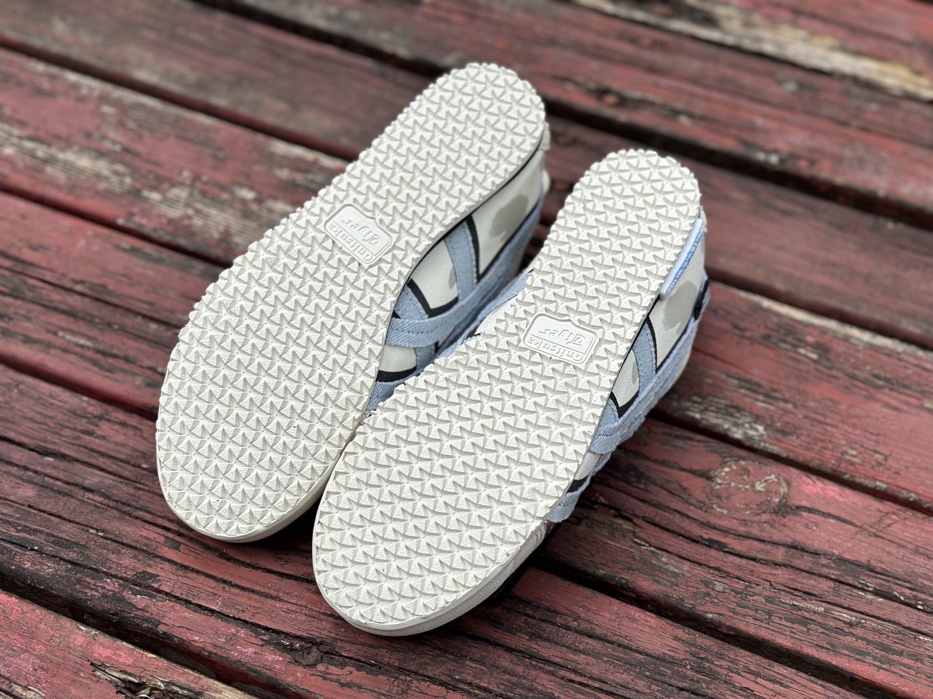 定制球鞋 Onitsuka Tiger鬼塚虎 MEXICO 66 熊猫恶作剧 乘浪钓手 米黑蓝 1183A360-205