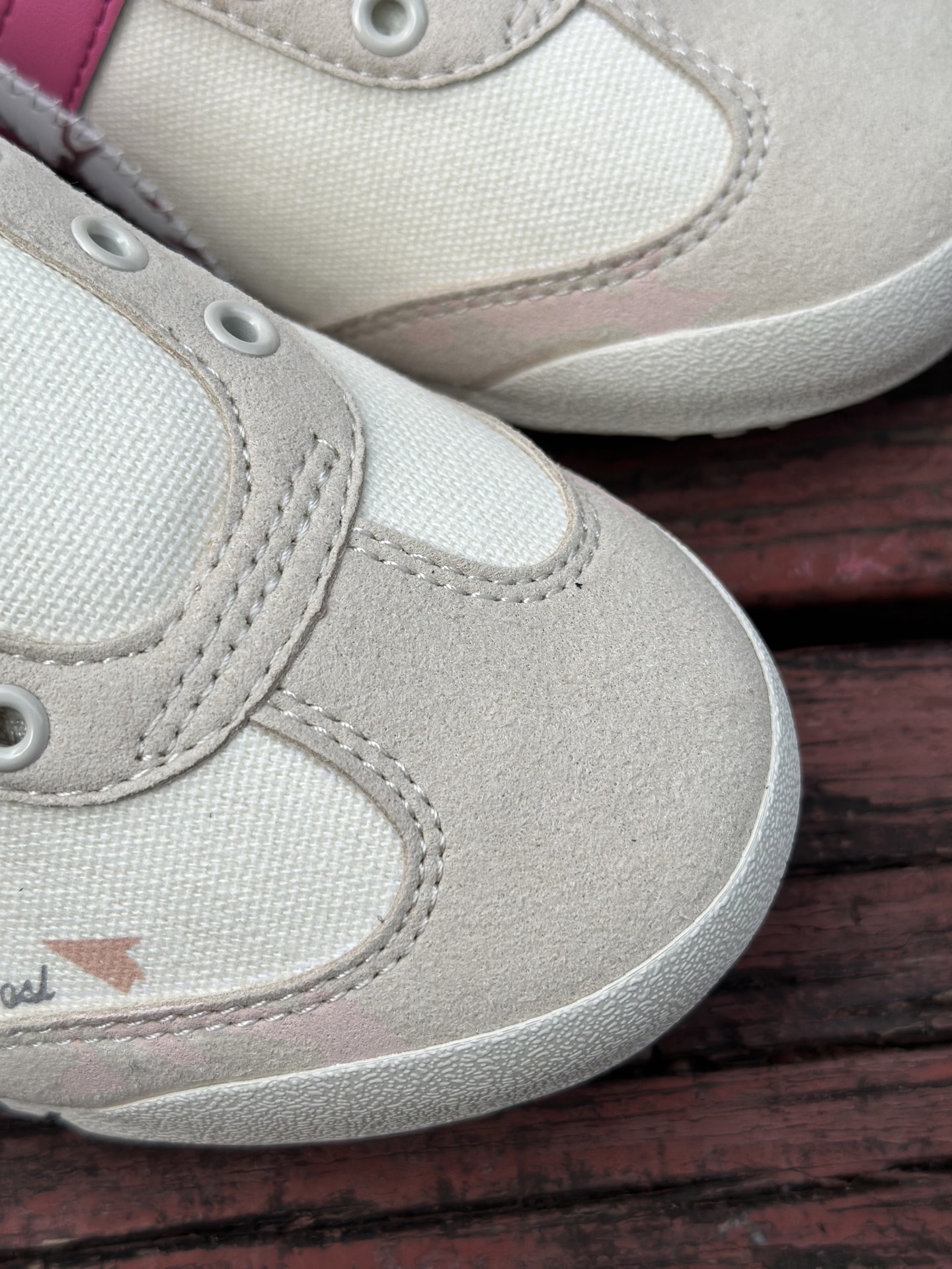 定制球鞋 Onitsuka Tiger鬼塚虎 熊猫恶作剧 特别企划 心动邮件 苦桃 特殊礼盒 低帮 生活休闲鞋 男女同款 米白粉 拒绝公底 立体鞋型 细节完美 高清洁度 购置公司同步原材料 原汁原味 忠于原版 1183A360-205(TeamH-男女款苦桃S-BOX) 码数:35/45-莆田鞋,莆田鞋货源,高仿鞋,高仿鞋货源,安福档口,莆田高仿鞋,莆田鞋批发,高仿鞋批发,莆田高仿运动鞋,高仿运动鞋,莆田运动鞋 定制球鞋 Onitsuka Tiger鬼塚虎 熊猫恶作剧 特别企划 心动邮件 苦桃 特殊礼盒 低帮 生活休闲鞋 男女同款 米白粉 拒绝公底 立体鞋型 细节完美 高清洁度 购置公司同步原材料 原汁原味 忠于原版 1183A360-205(TeamH-男女款苦桃S-BOX) 码数:35/45