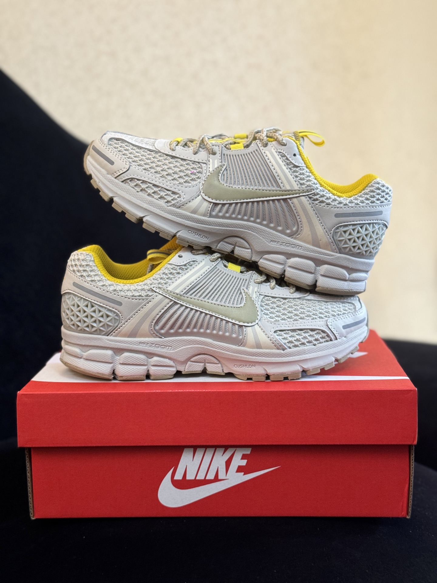 八月开门红 福利特价‼️  信‼️ Nike Air Zoom Vomero 5  正确色卡+高频+组合大底+前后掌气垫