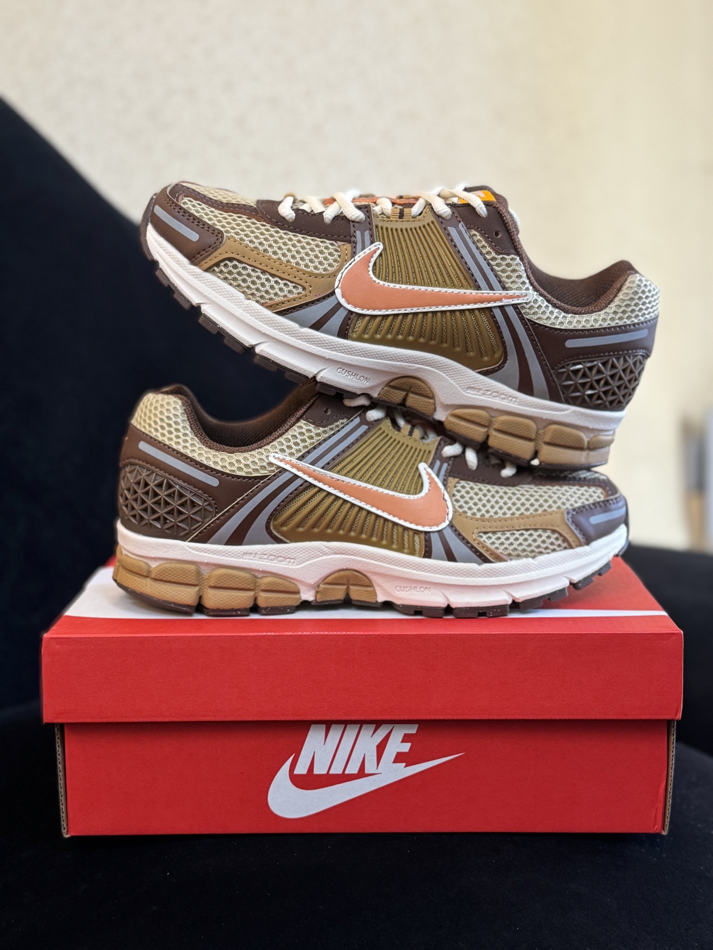 八月开门红 福利特价‼️  信‼️ Nike Air Zoom Vomero 5  正确色卡+高频+组合大底+前后掌气垫