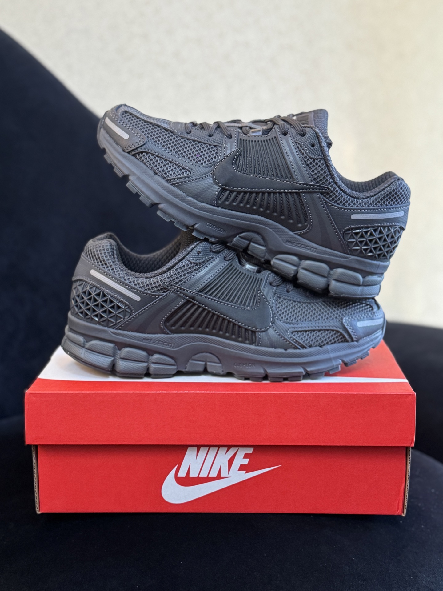 八月开门红 福利特价‼️  信‼️ Nike Air Zoom Vomero 5  正确色卡+高频+组合大底+前后掌气垫