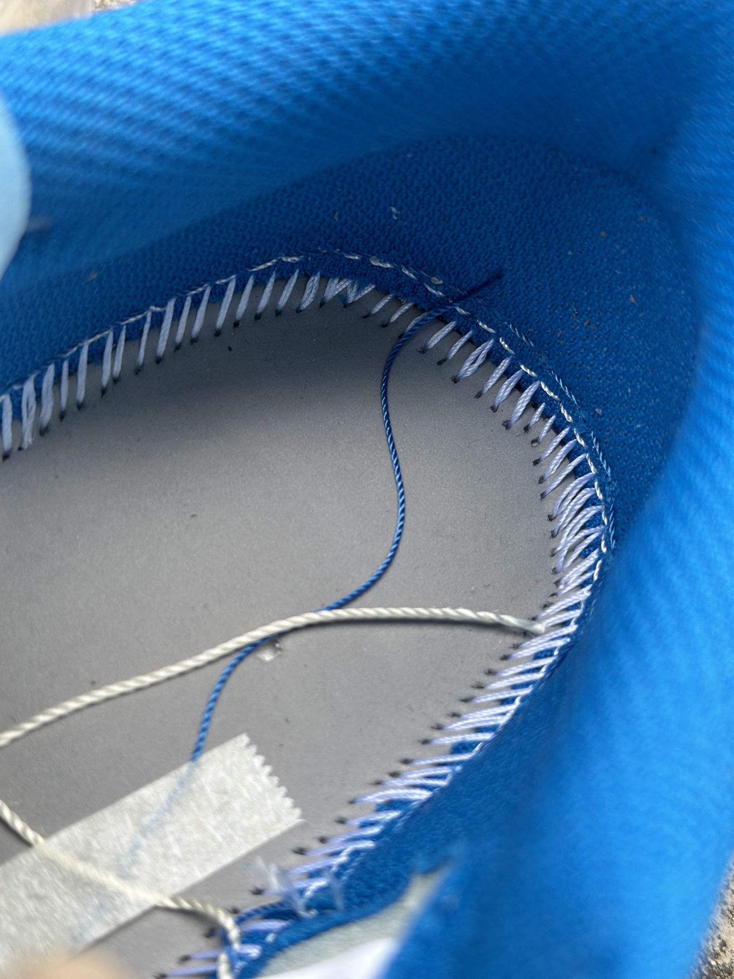 
双十一福利开启‼️
本地自取💰200 核心私信‼️
Travis Scott x Air Jordan AJ1 Low OG SP TS联名倒钩低帮 全套原纸板楦头开发 
纯原品质 一图一物 不套文案 不以低版本冒充纯原 
编码:DM7866-140 白黑蓝
SIZE：36/47.5