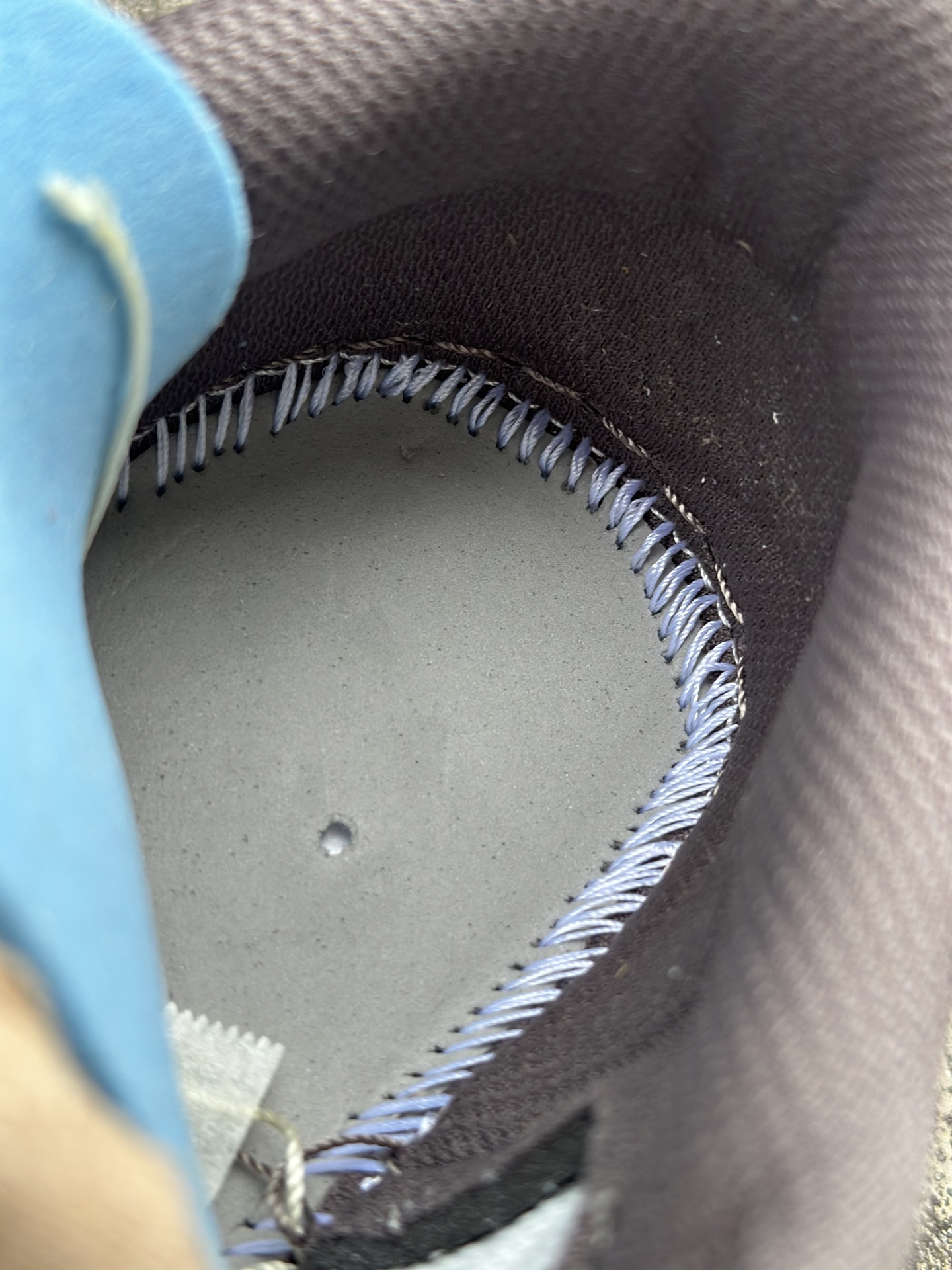 
双十一福利开启‼️
本地自取💰200 核心私信‼️
Travis Scott x Air Jordan AJ1 Low OG SP TS联名倒钩低帮 全套原纸板楦头开发 
纯原品质 一图一物 不套文案 不以低版本冒充纯原 
编码:DM7866-162 白棕
SIZE：35.5/47.5