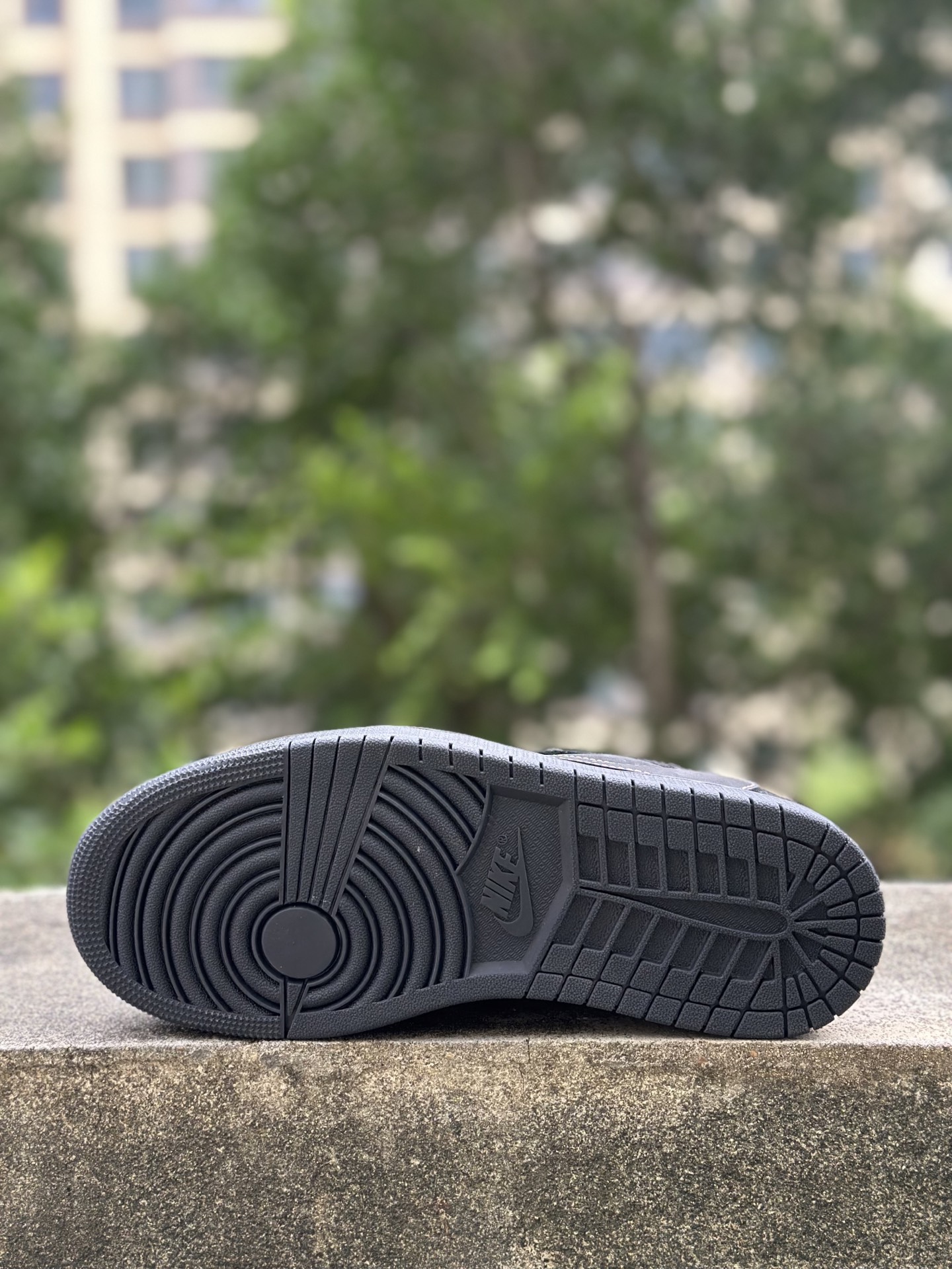 
双十一福利开启‼️
本地自取💰200 核心私信‼️
Travis Scott x Air Jordan AJ1 Low OG SP TS联名倒钩低帮 全套原纸板楦头开发 
纯原品质 一图一物 不套文案 不以低版本冒充纯原 
编码:DM7866-001 黑武士
SIZE：36/47.5